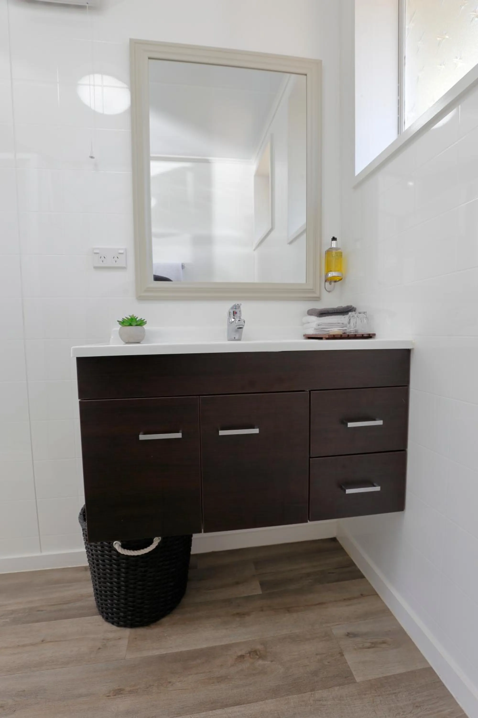 Bathroom in Aden Motel