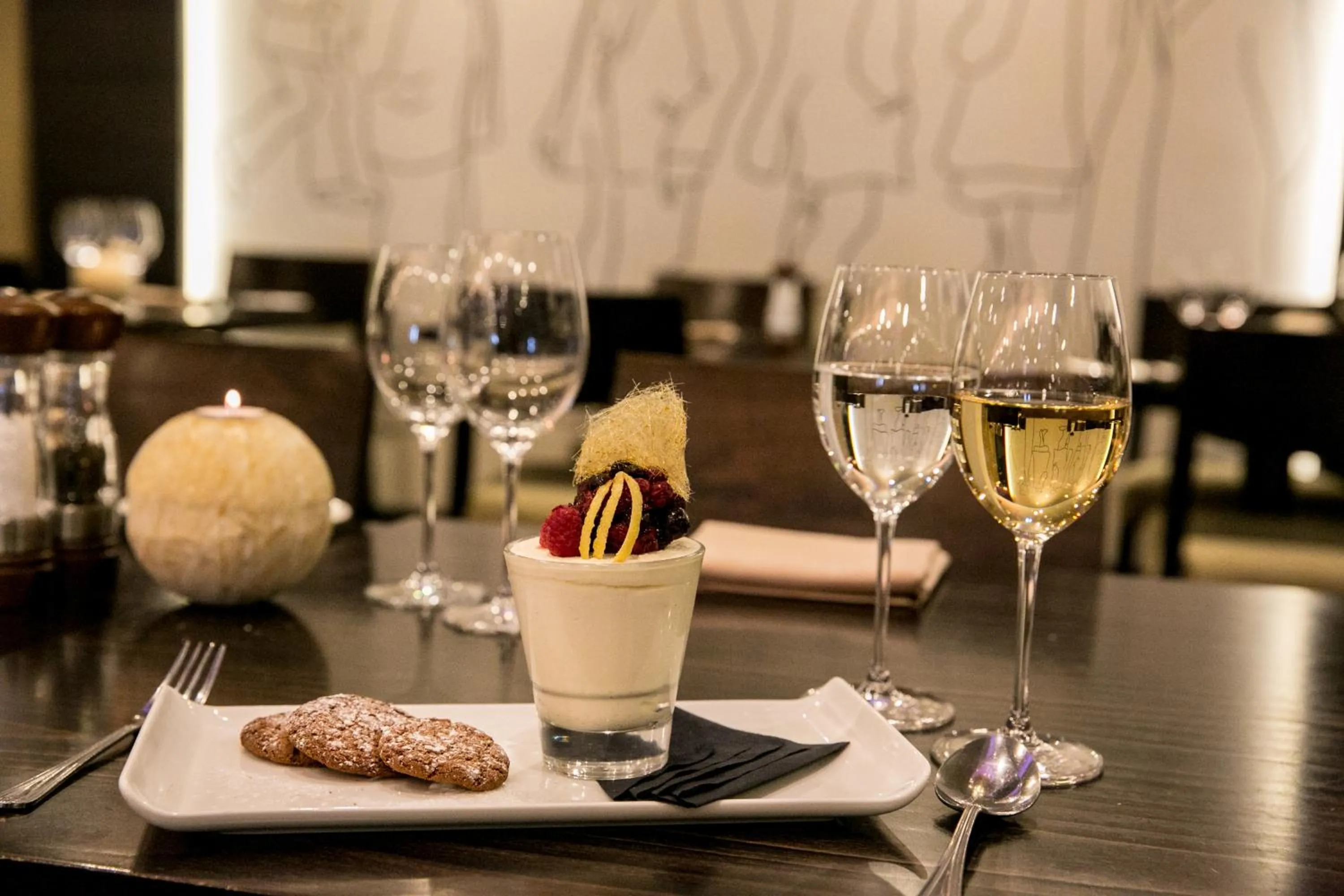 Restaurant/places to eat in Lancaster House Hotel