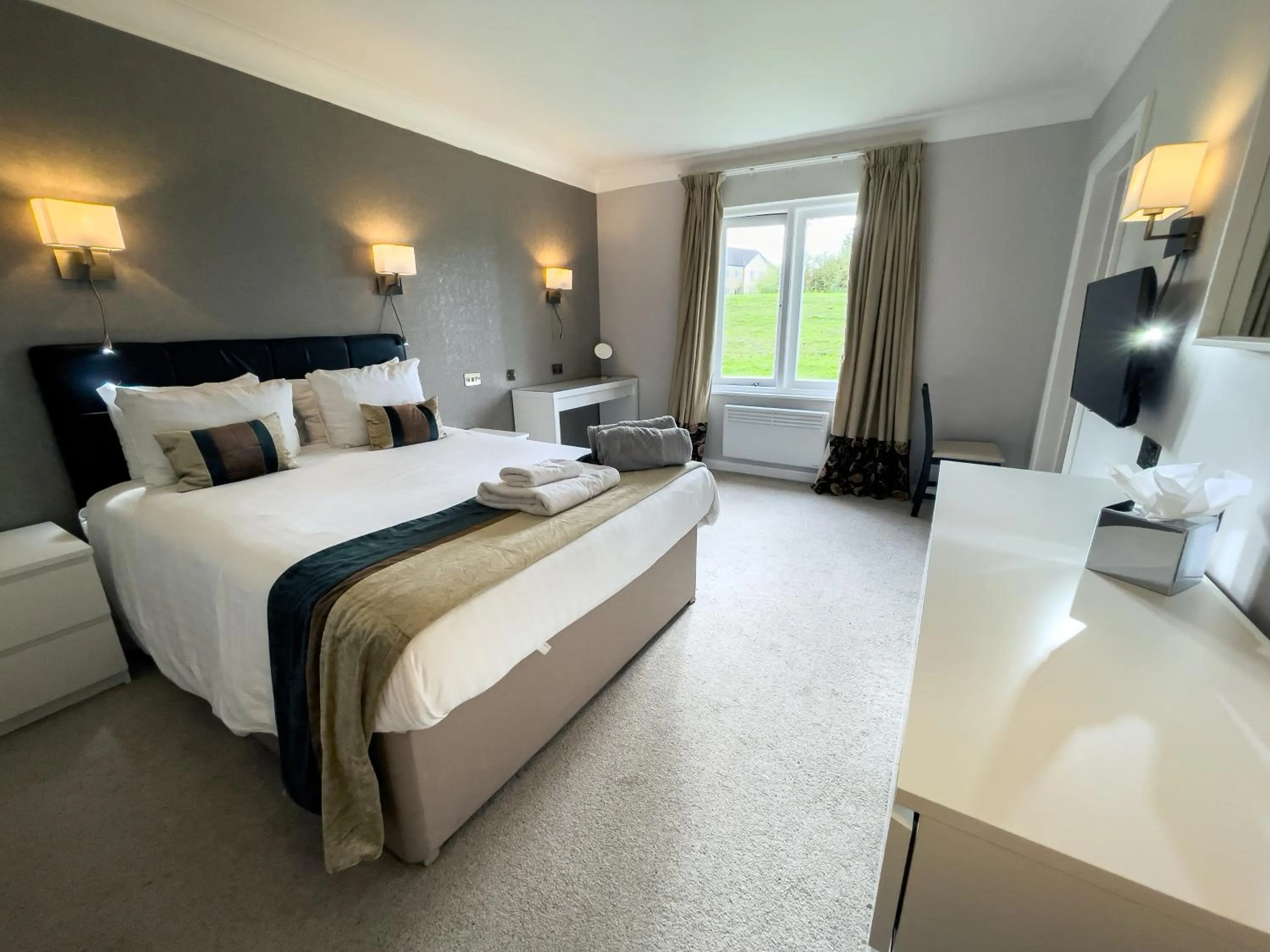 Bedroom, Bed in Lancaster House Hotel