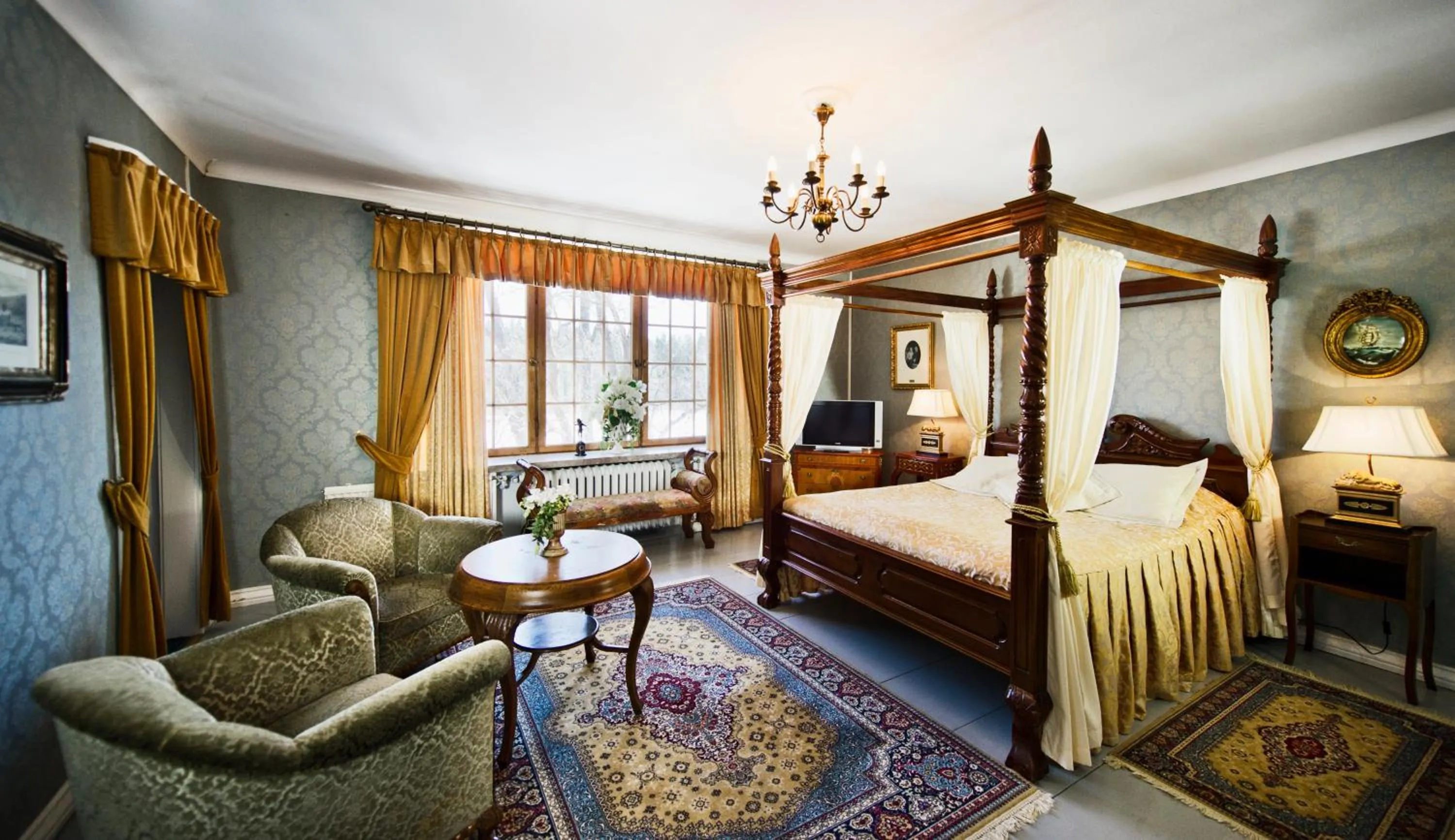 Photo of the whole room, Bed in Hotel Vanajanlinna