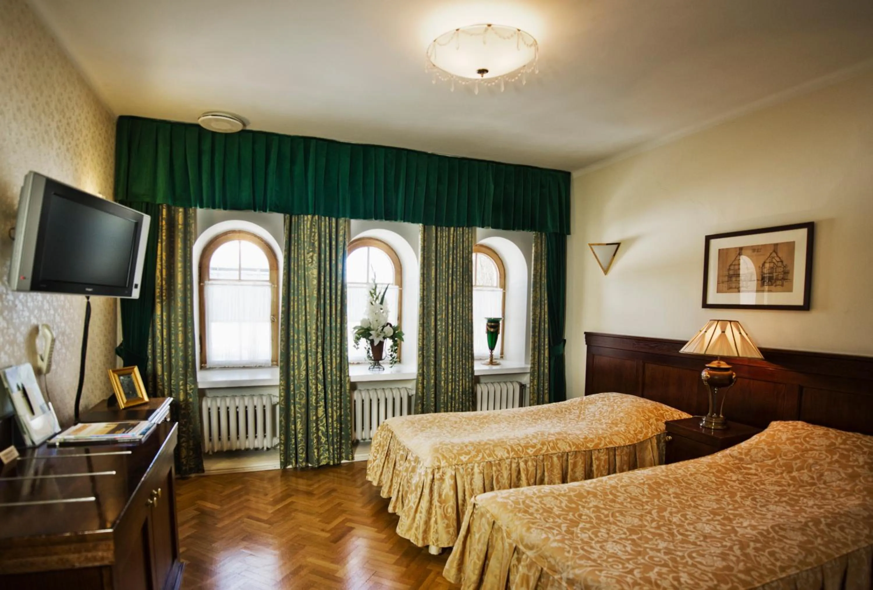 Photo of the whole room, Bed in Hotel Vanajanlinna