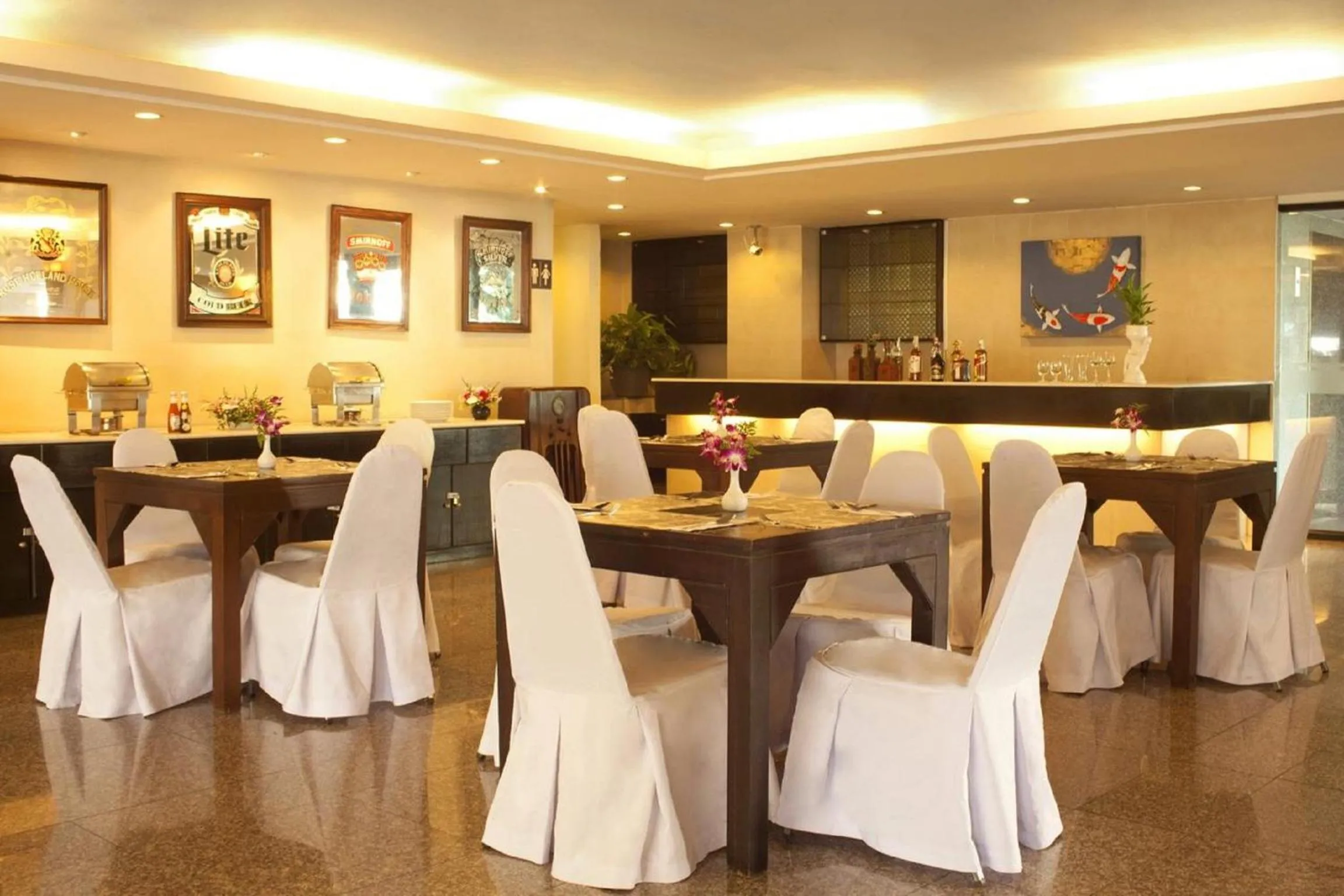 Restaurant/places to eat in Royal Panerai Hotel Chiangmai