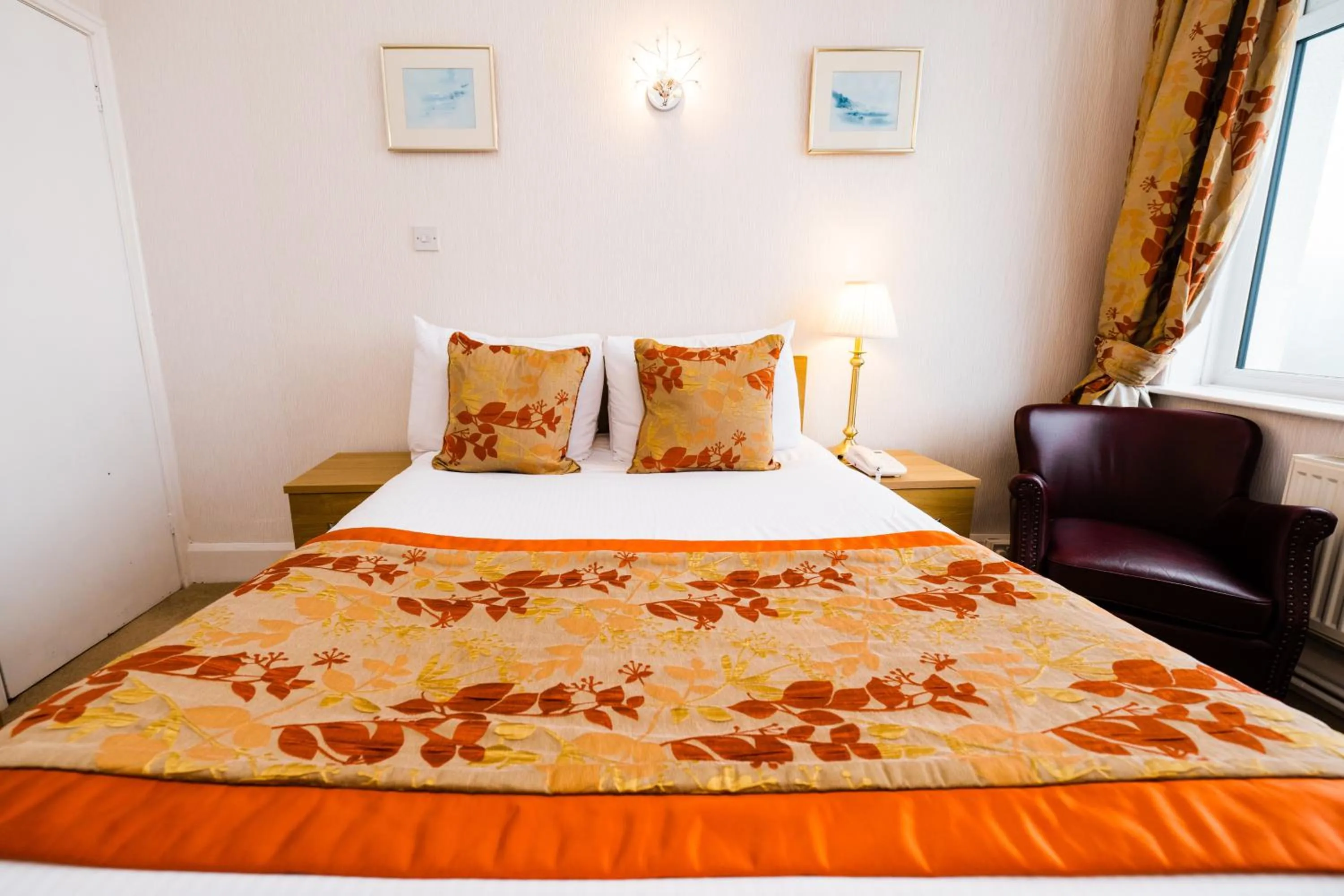 Bed in Raven Hall Hotel