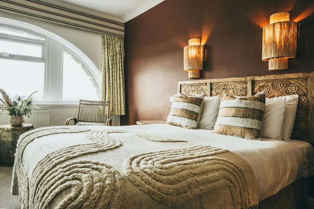 Bed in Grand Villa Heights