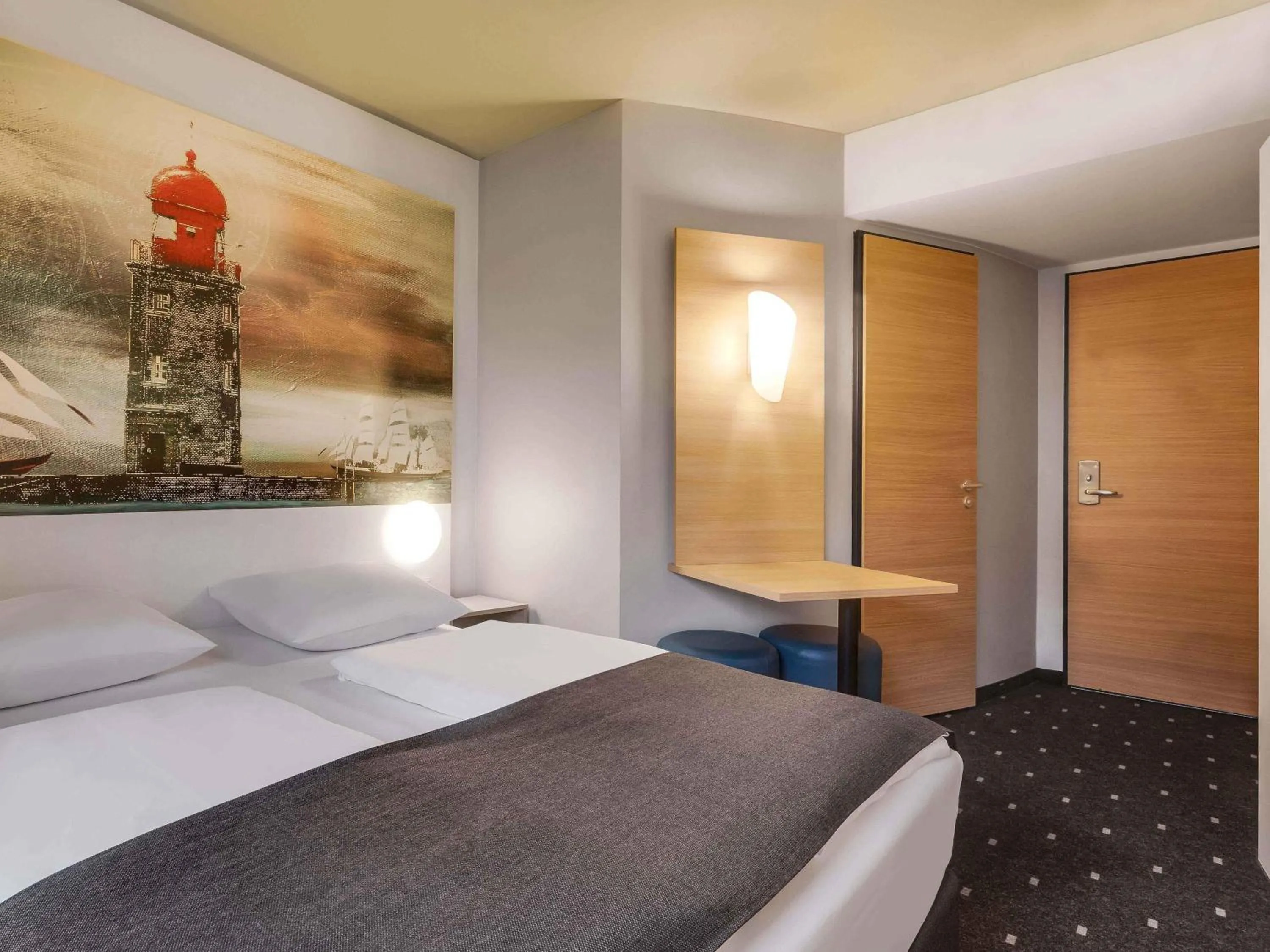 Photo of the whole room, Bed in B&B Hotel Bremerhaven