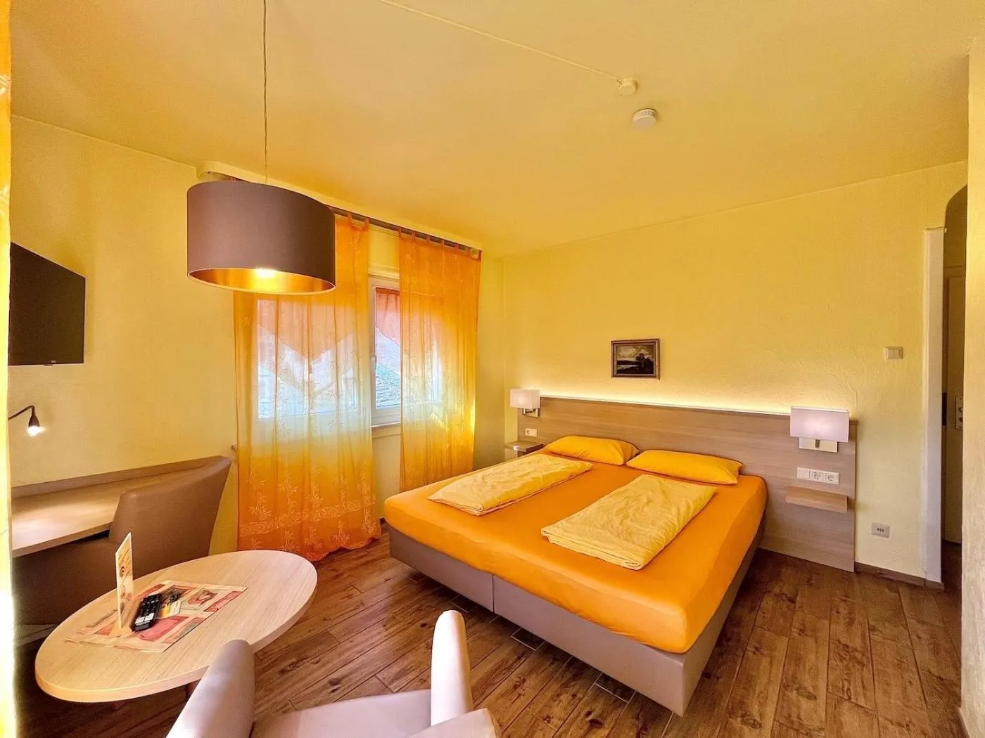 Photo of the whole room, Bed in Hotel-Heilsberg