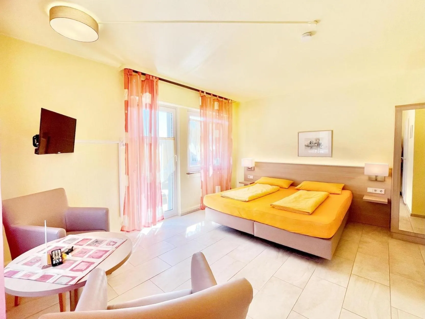 Photo of the whole room, Bed in Hotel-Heilsberg