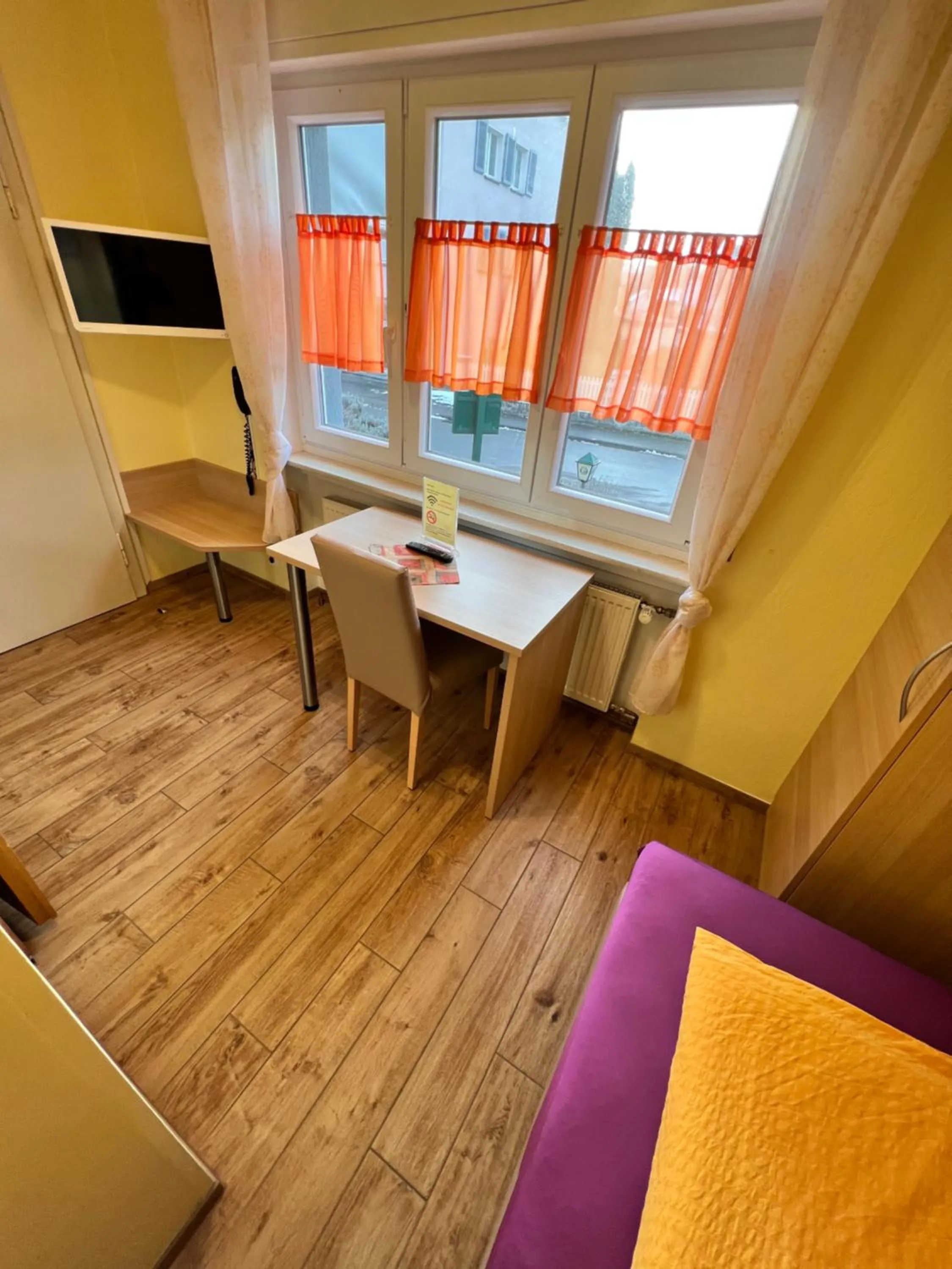 Single Room with Private Bathroom - single occupancy in Hotel-Heilsberg
