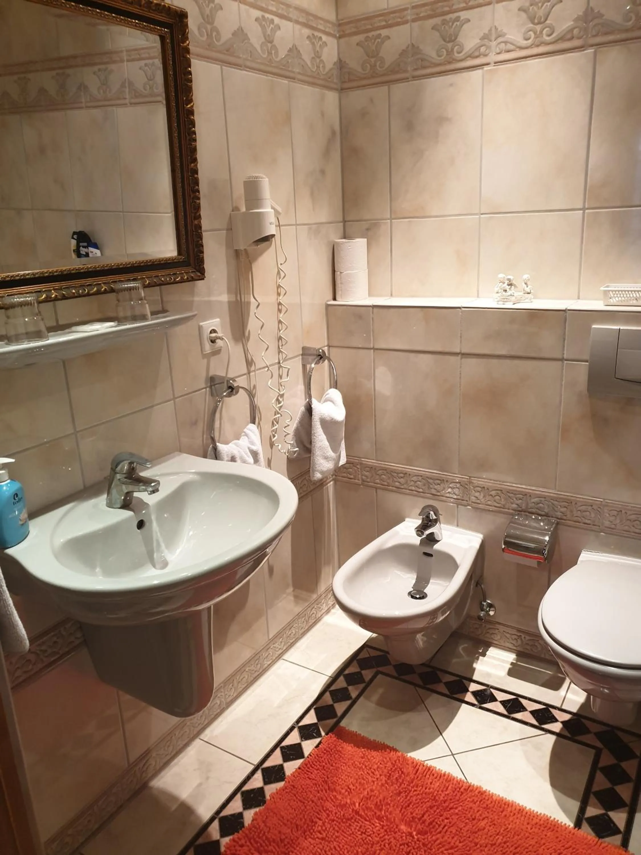 Toilet in Hotel Eigelstein