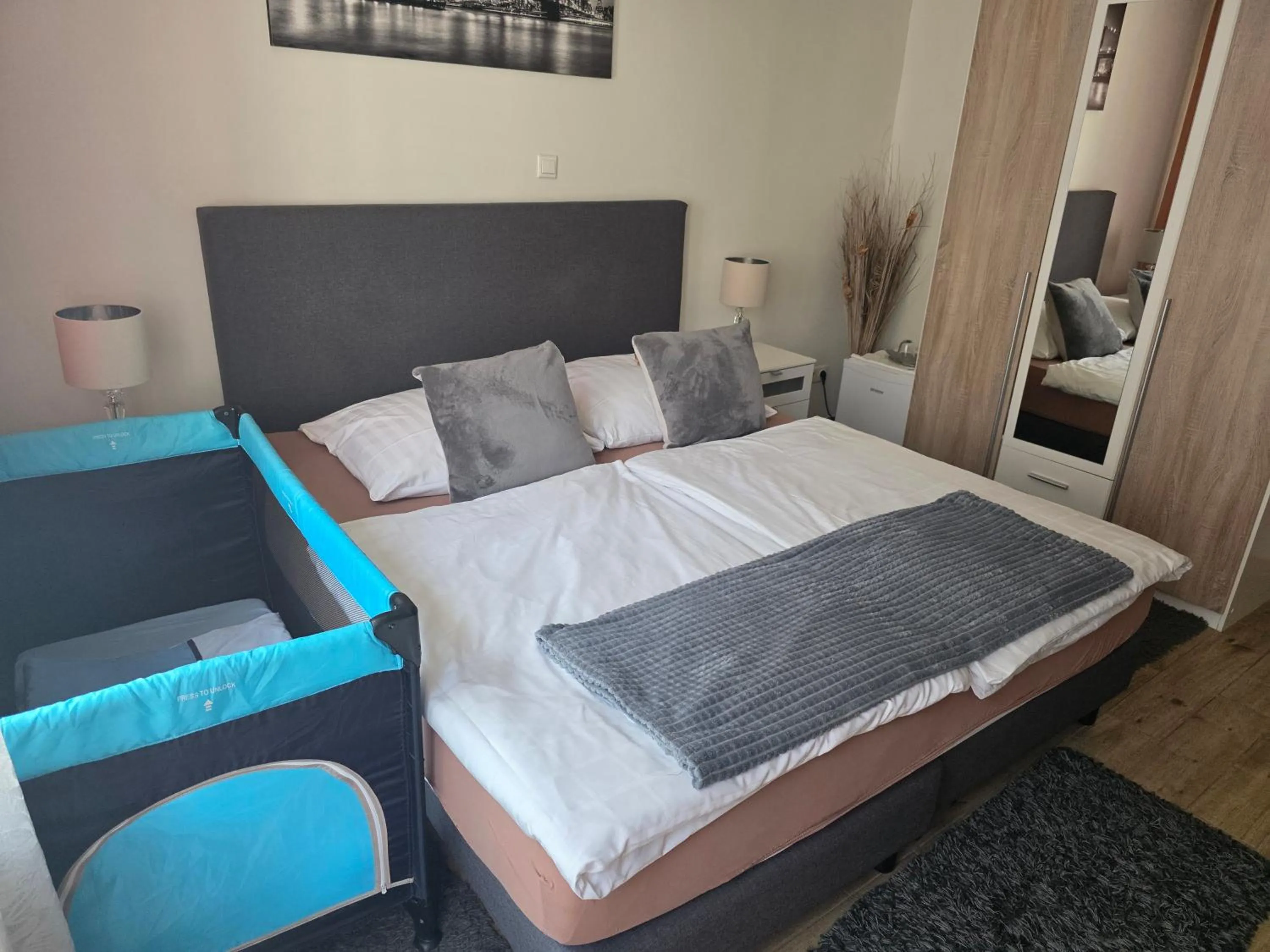 Bed in Hotel Eigelstein