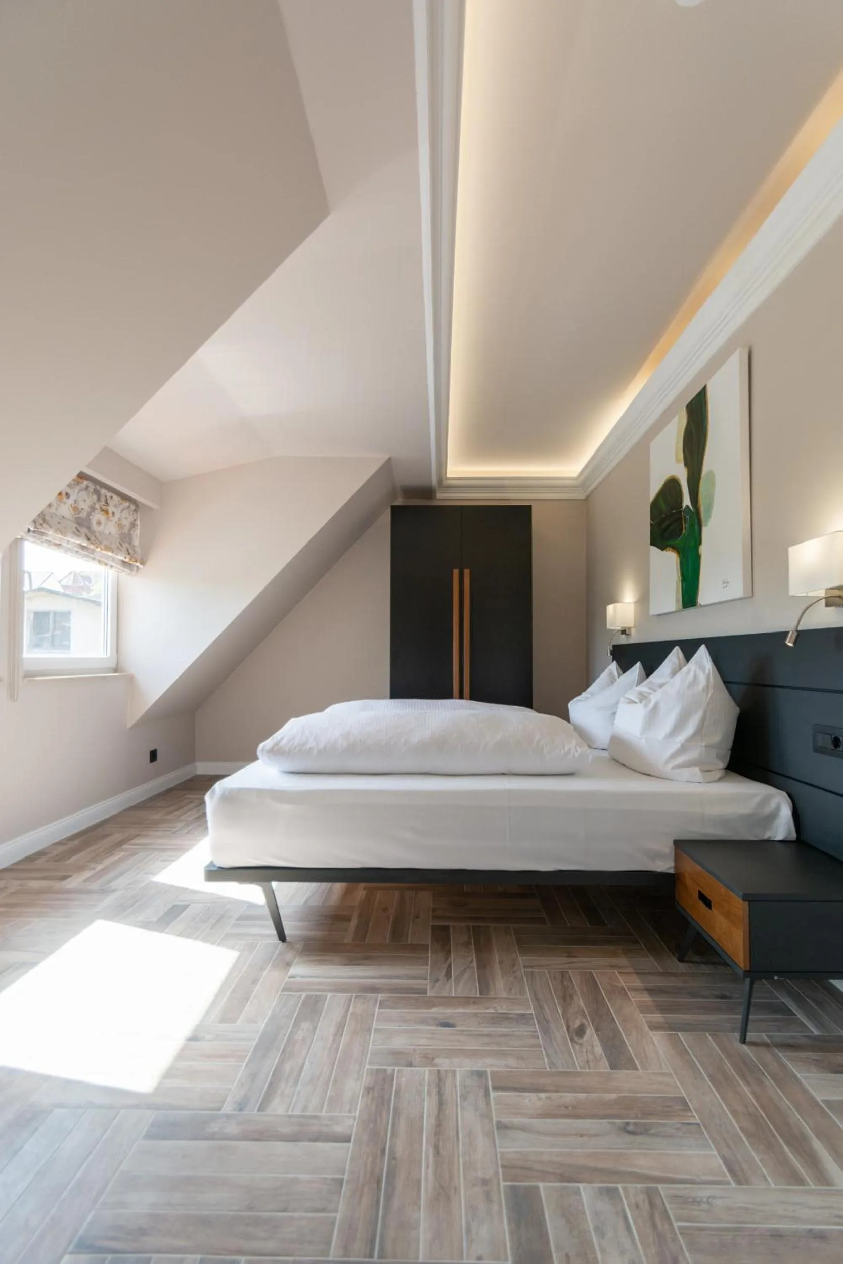 Bed in 2H Horizon Hotel