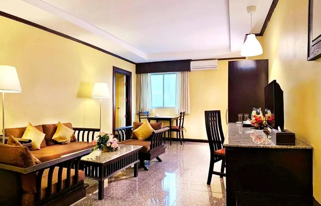 Living room in Royal Peninsula Hotel Chiangmai