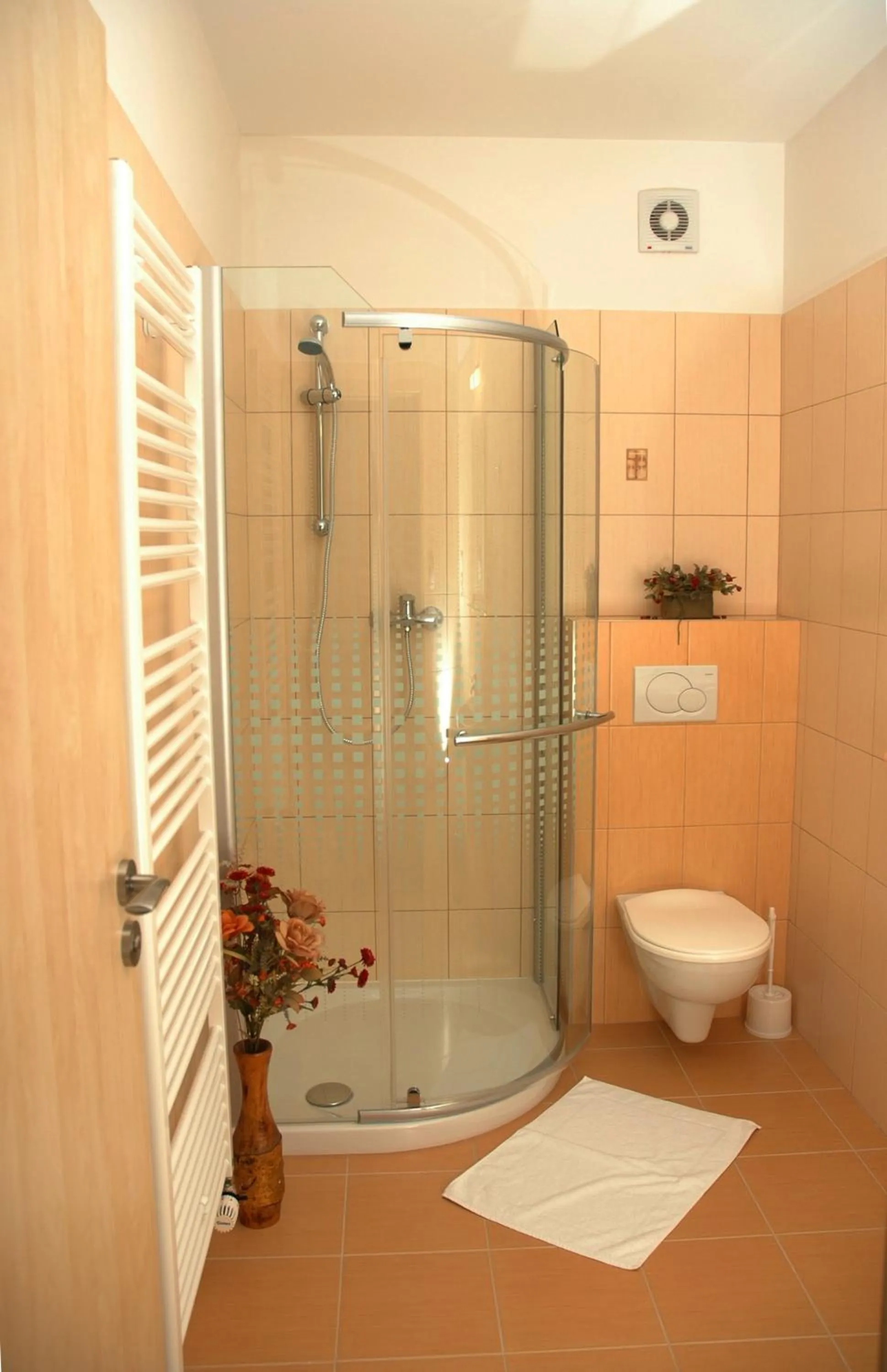 Toilet in Hotel & restaurant SIGNAL