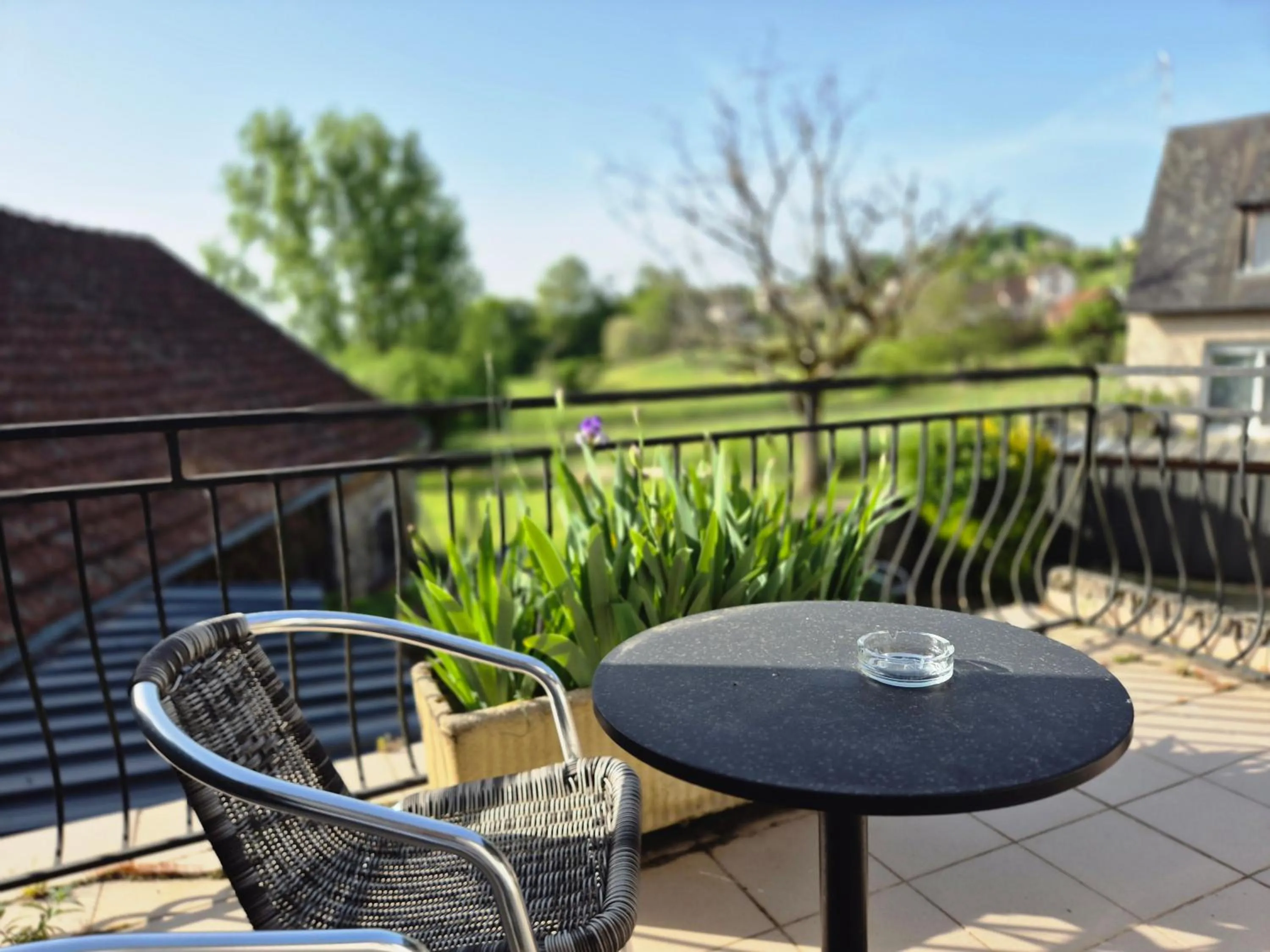 Logis Hôtel Restaurant L'Oustal