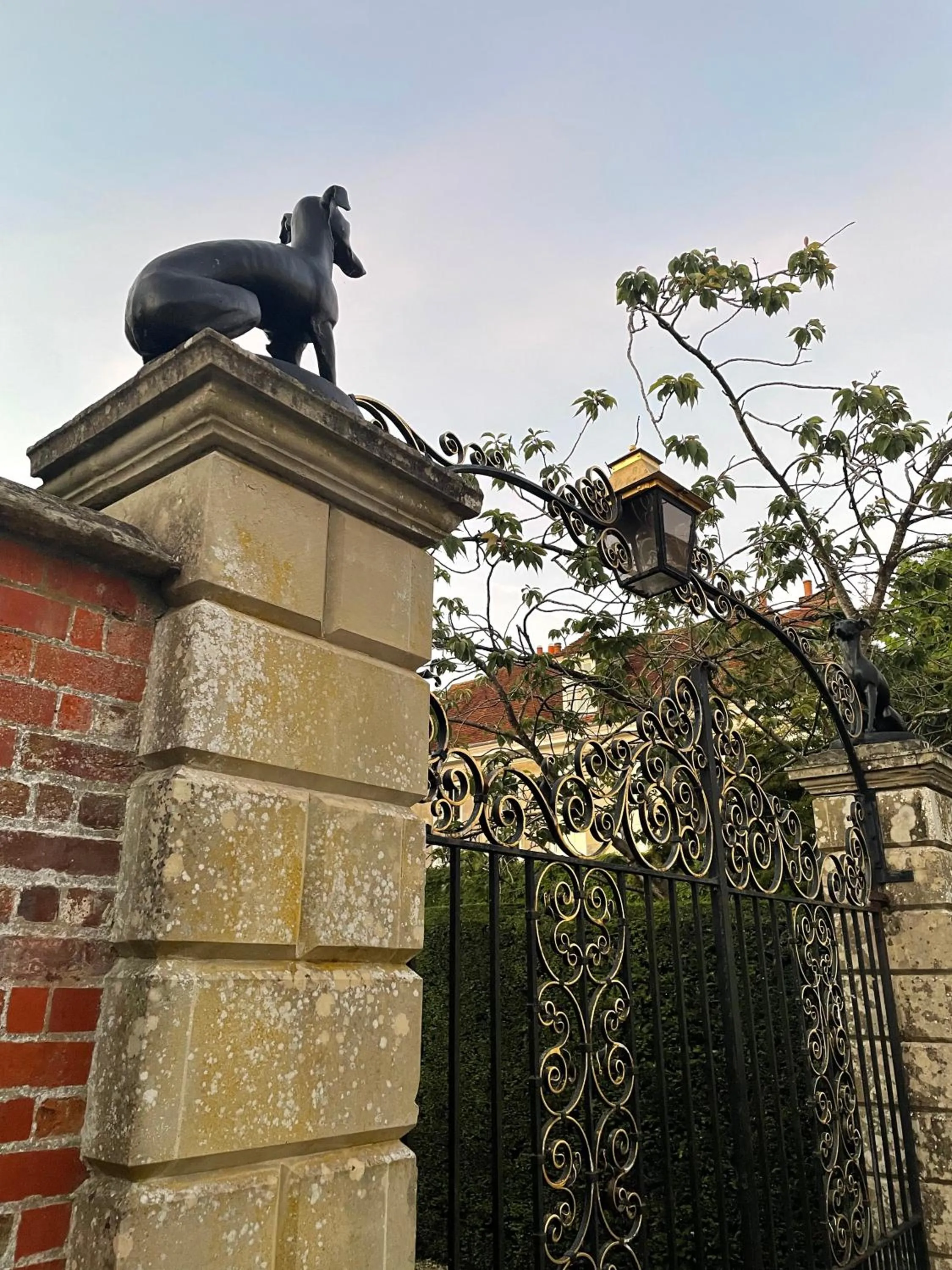 Neighbourhood in Chapter House