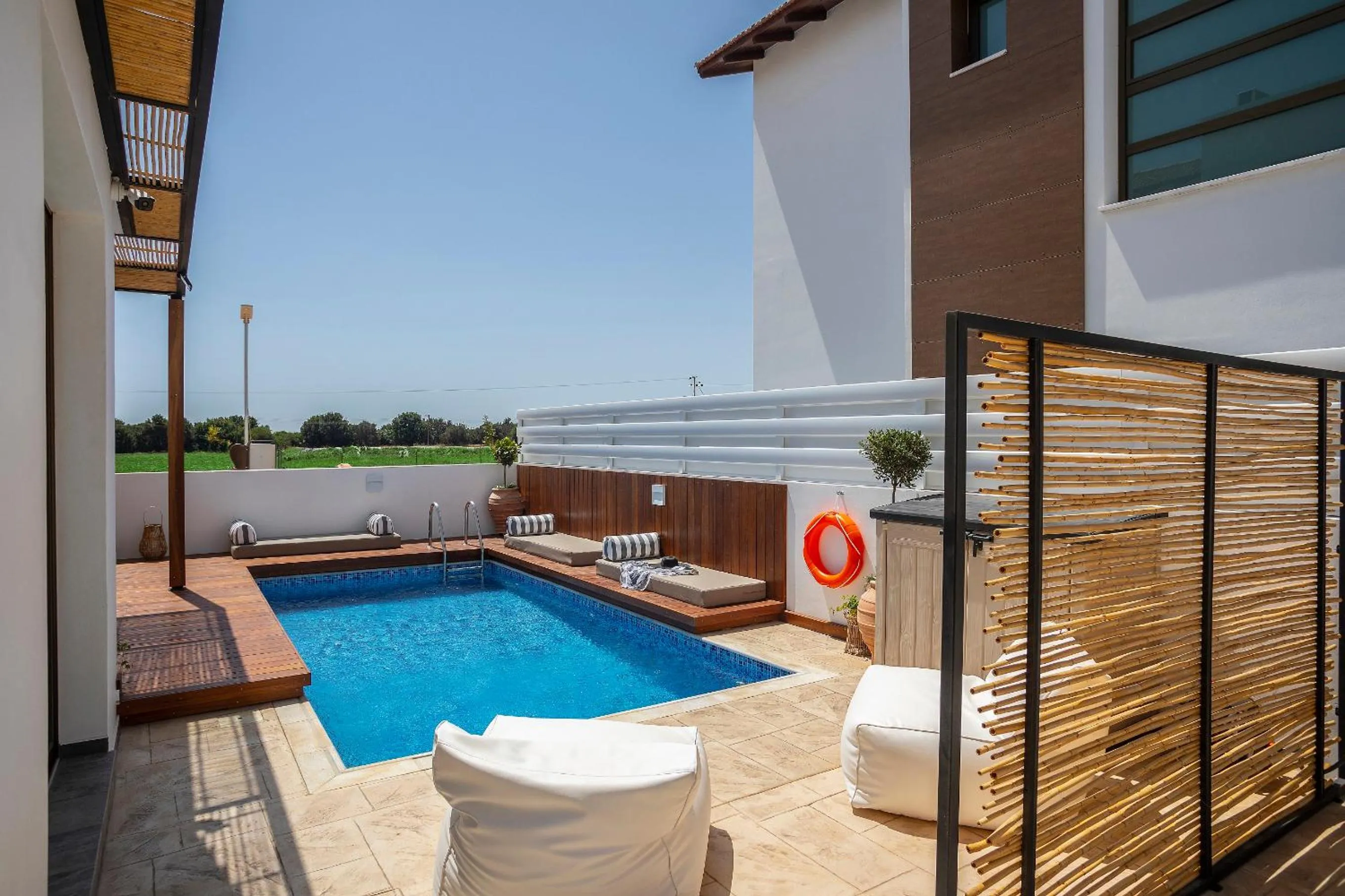 Swimming pool in Chris Le Mare Luxury Villa