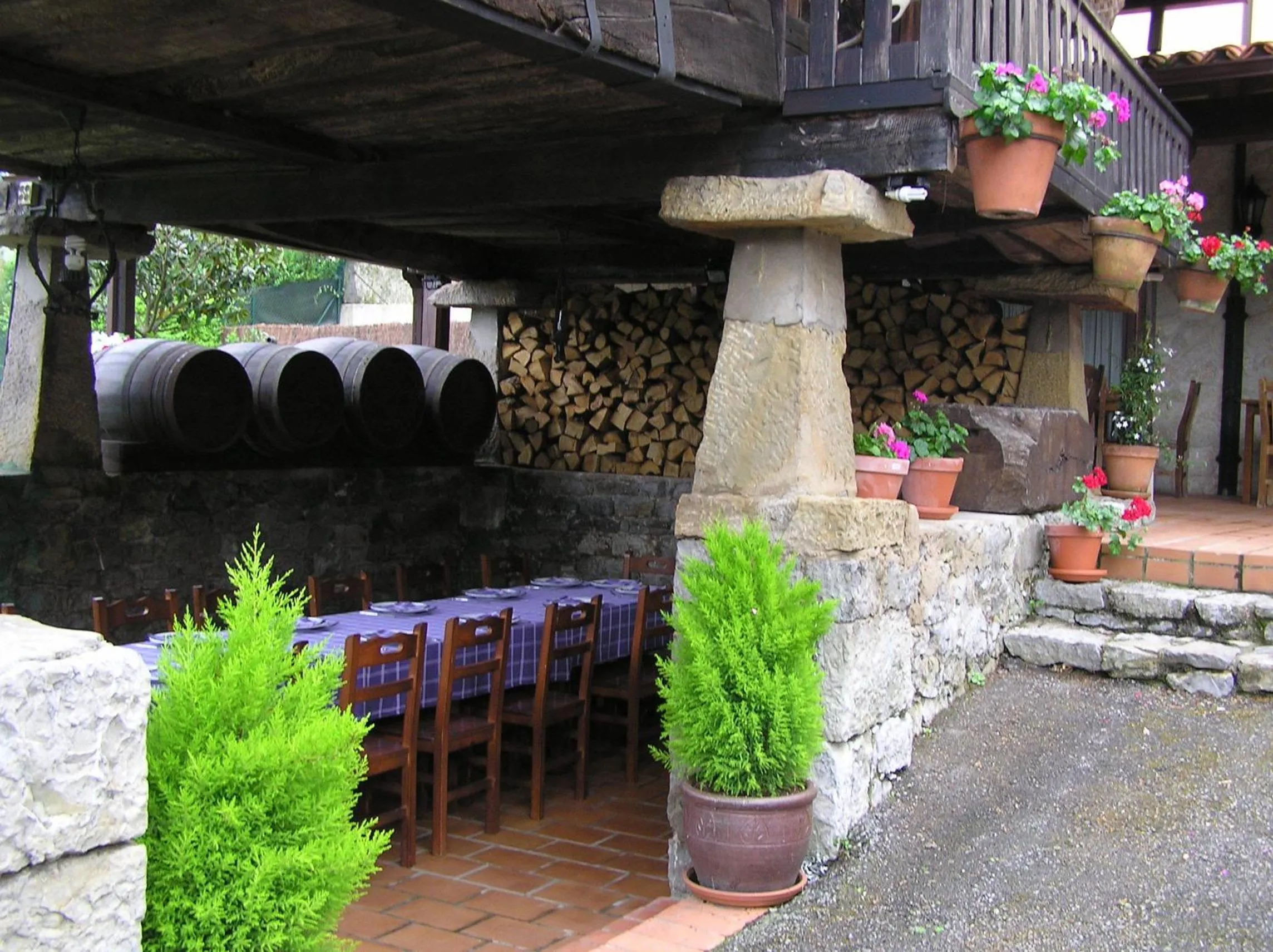 Restaurant/places to eat in Hotel Entreviñes