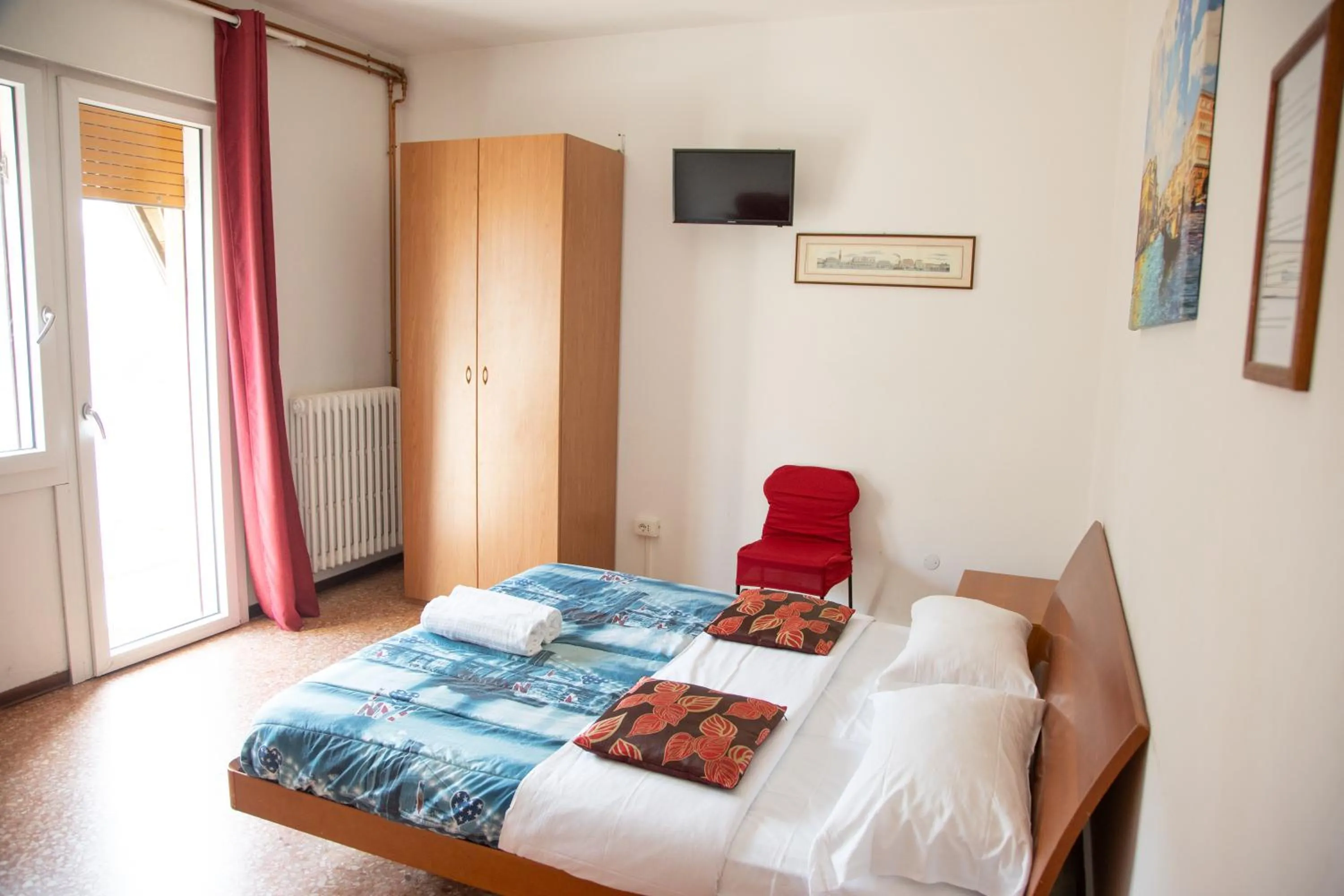 Bed in Venice Best Vacation