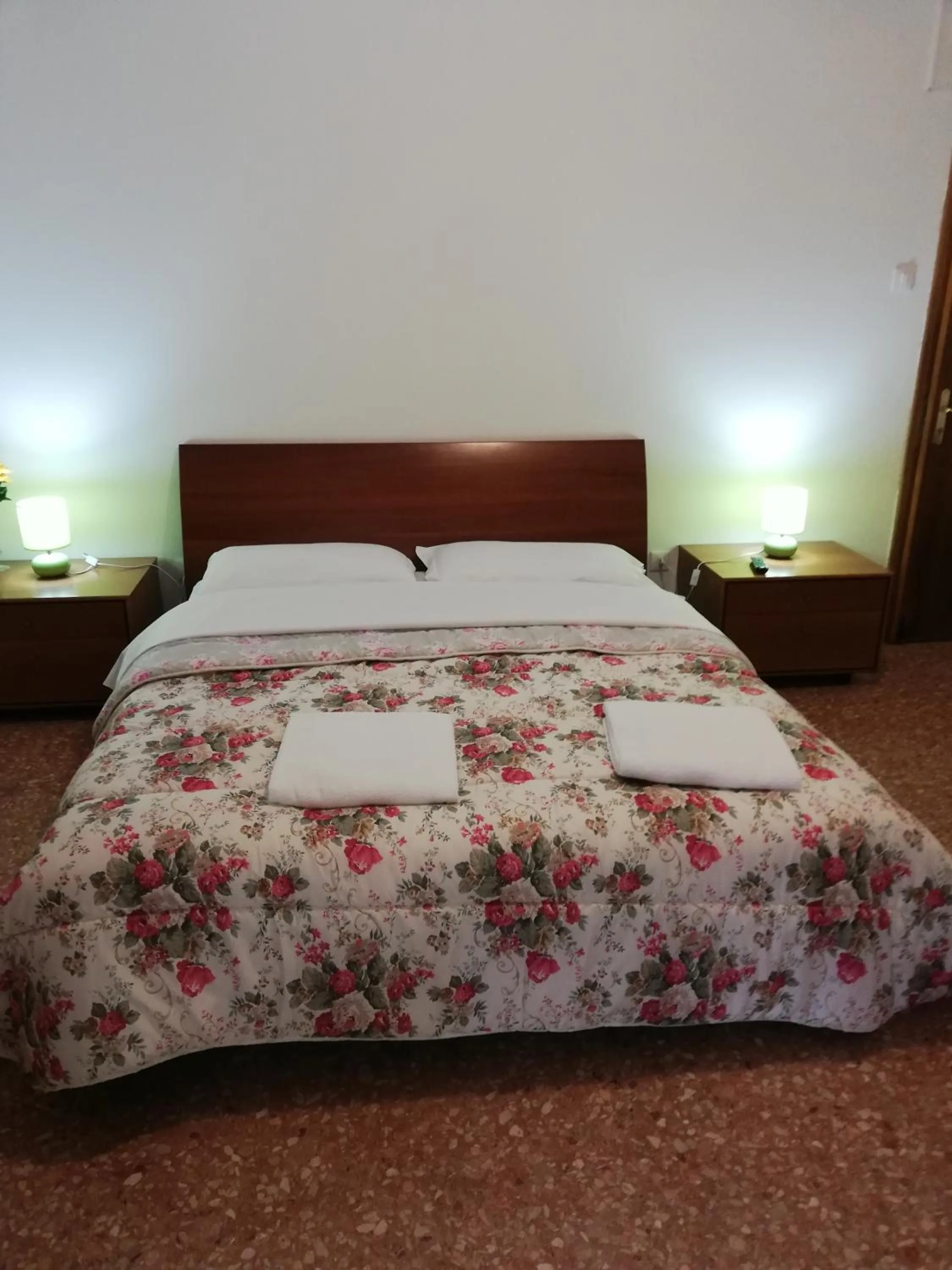 City view, Bed in Venice Best Vacation