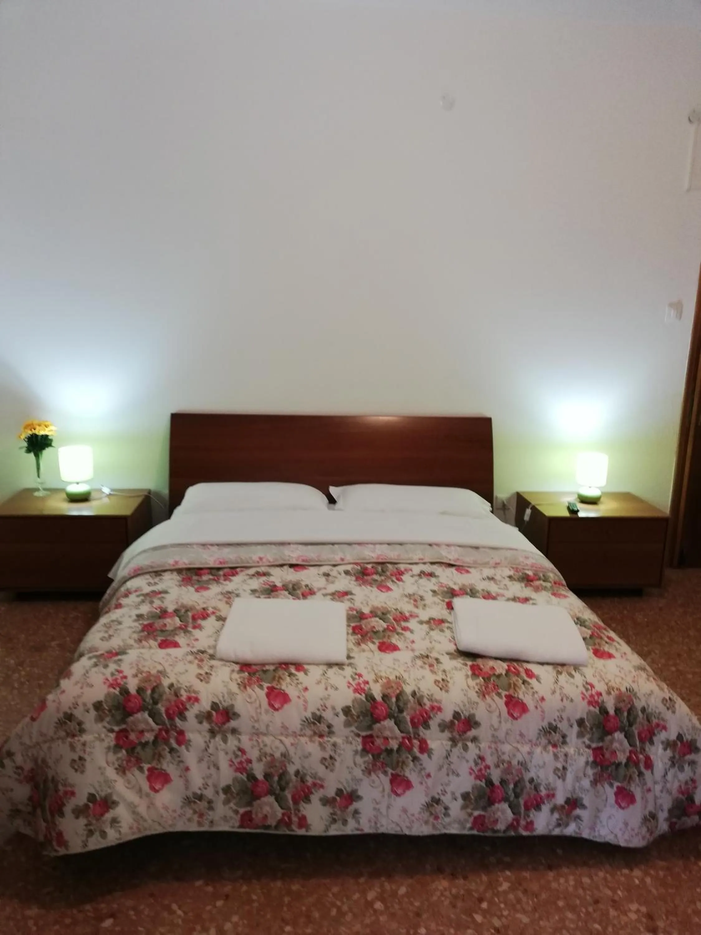 Bed in Venice Best Vacation