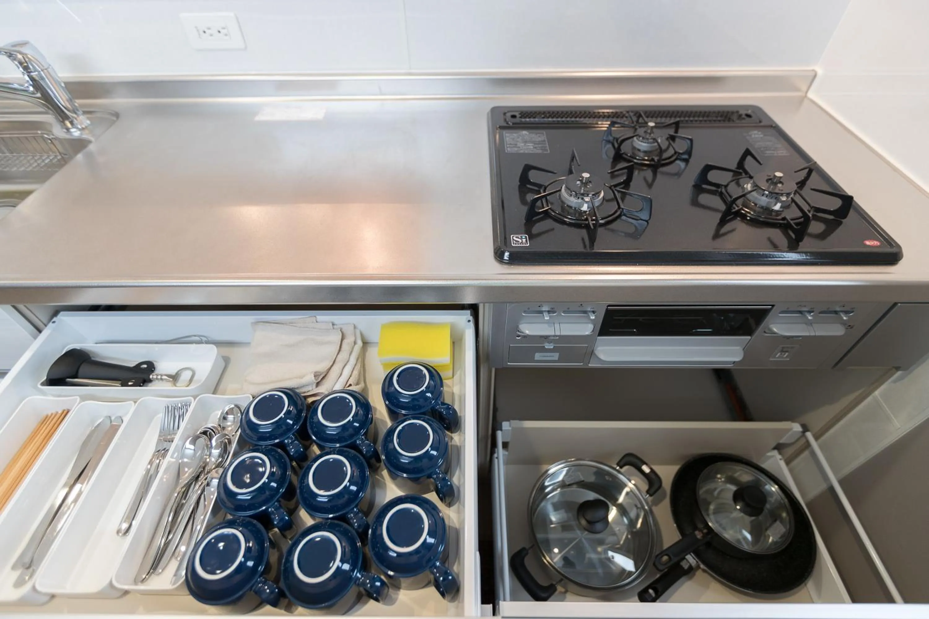 Kitchen or kitchenette in Condominium Palace Resort Chatan II