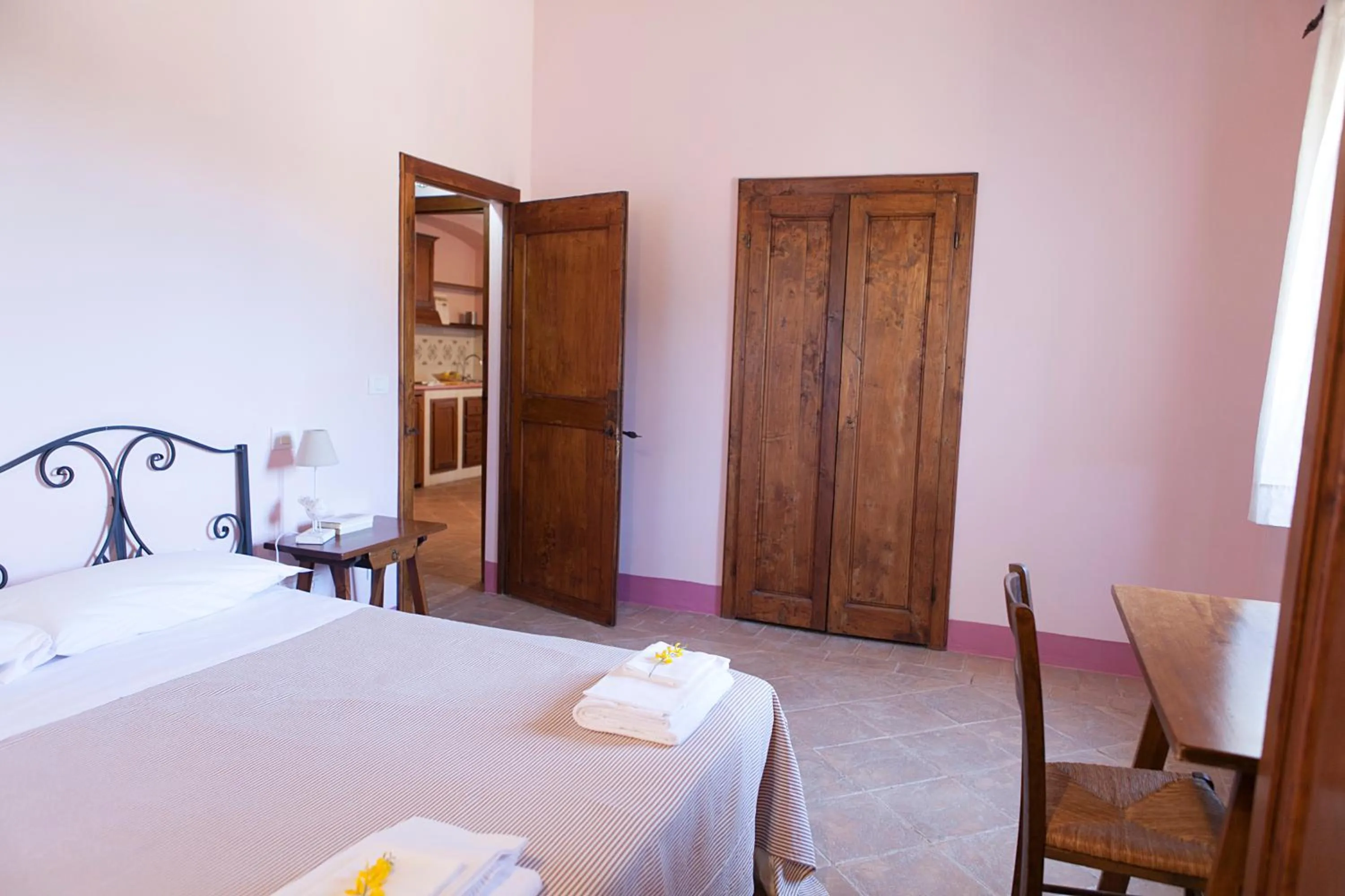 Bedroom, Bed in Re Artù Assisi Country Lifestyle