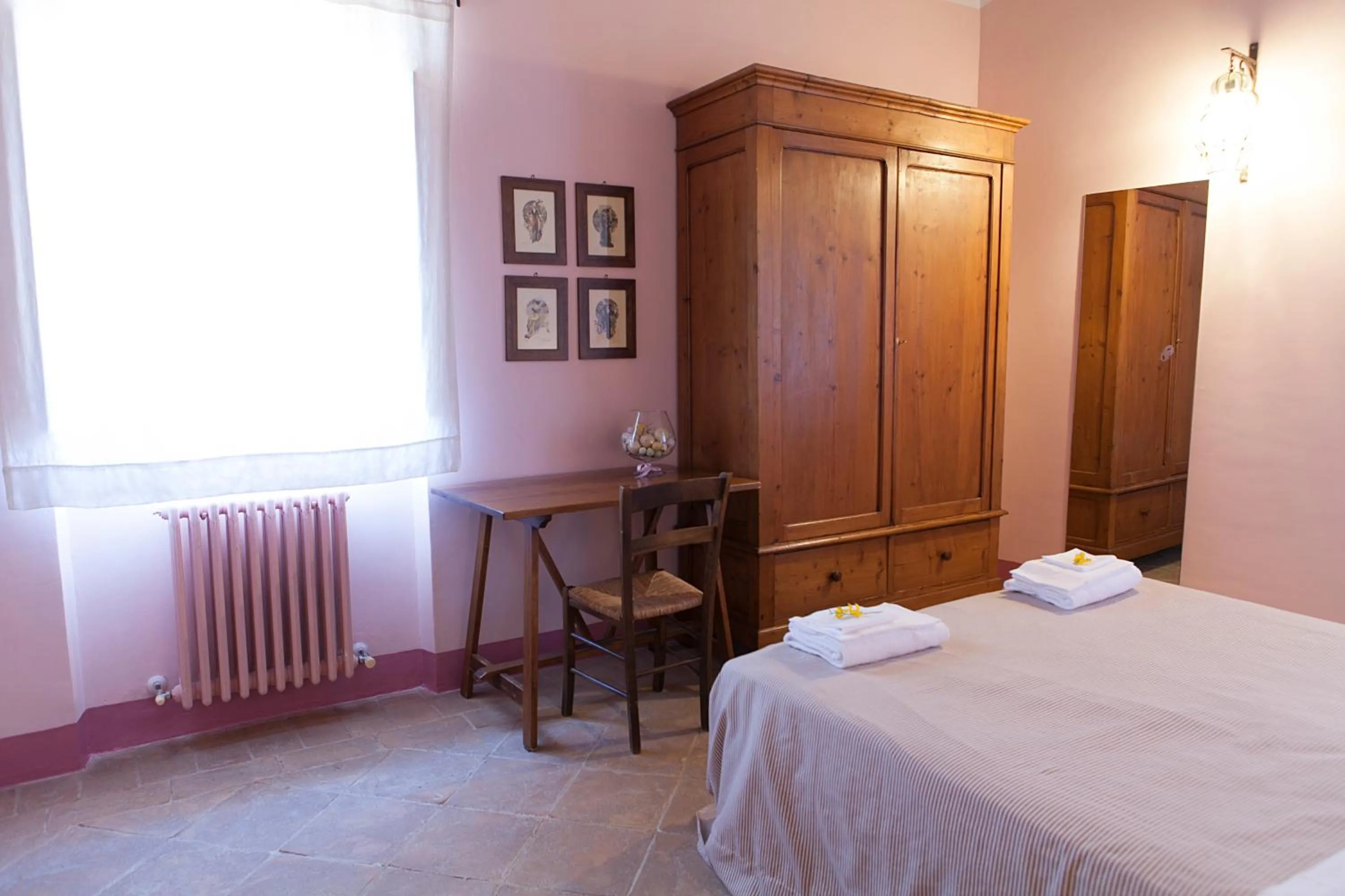 Bedroom, Bed in Re Artù Assisi Country Lifestyle