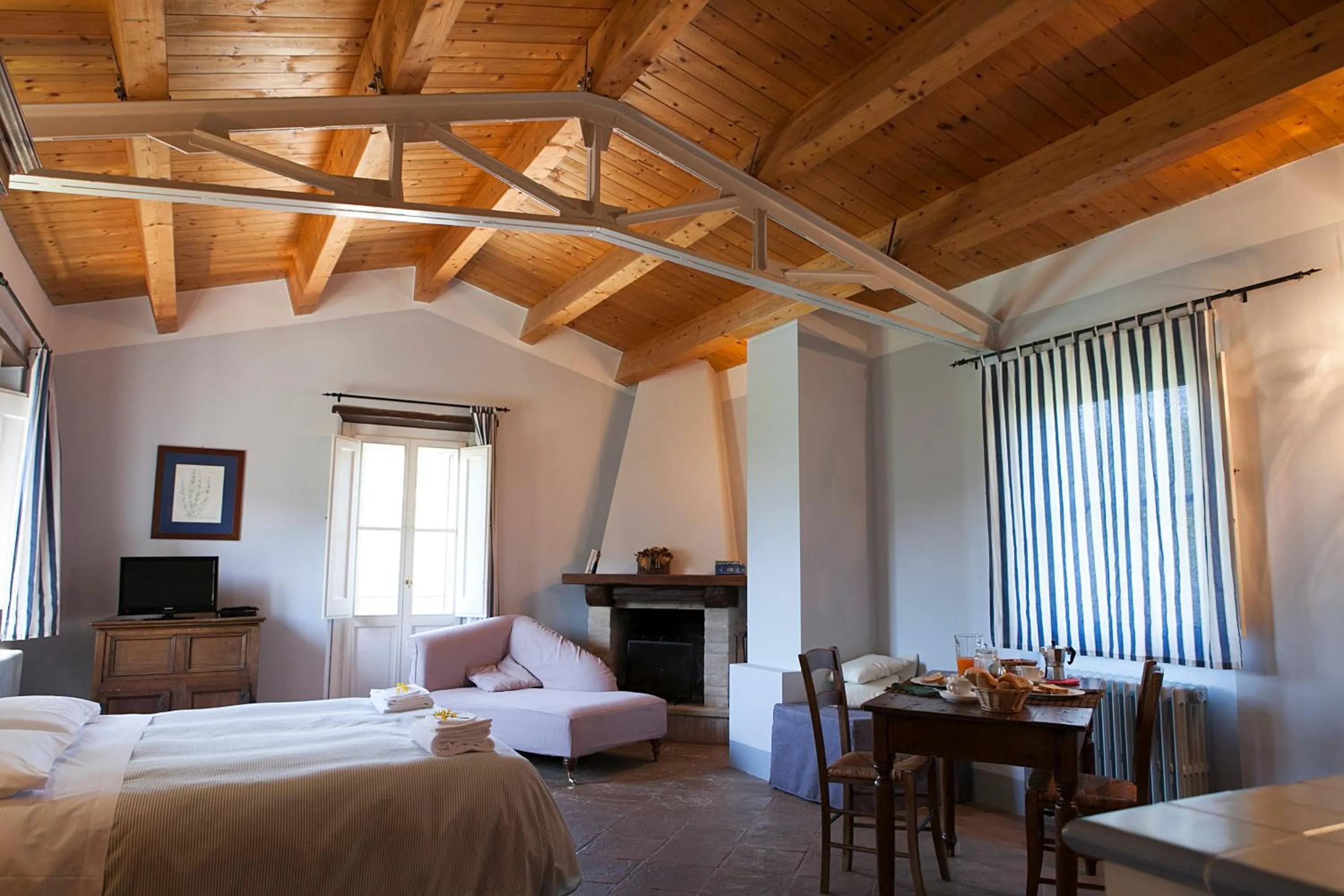 Photo of the whole room, Bed in Re Artù Assisi Country Lifestyle
