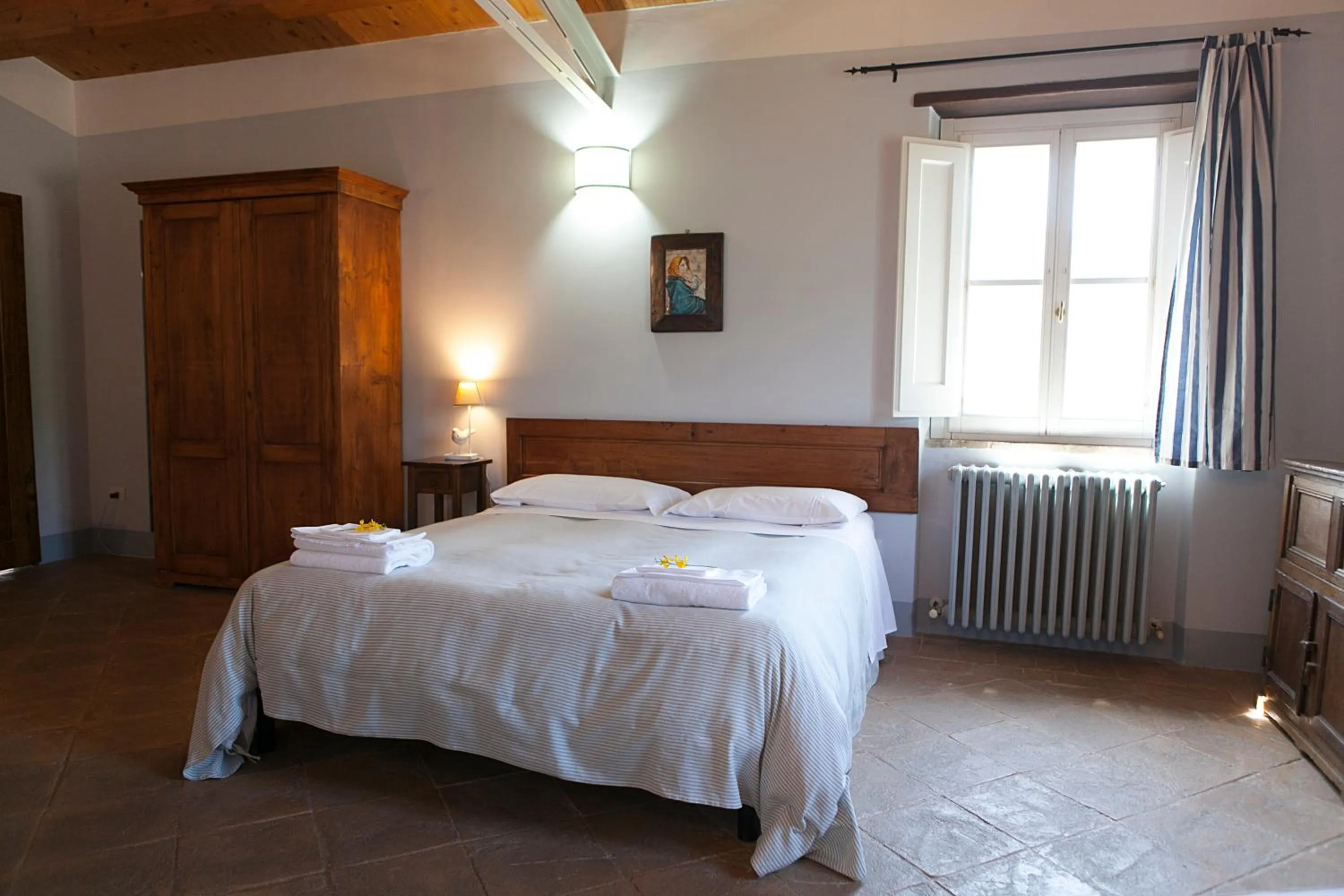 Bedroom, Bed in Re Artù Assisi Country Lifestyle