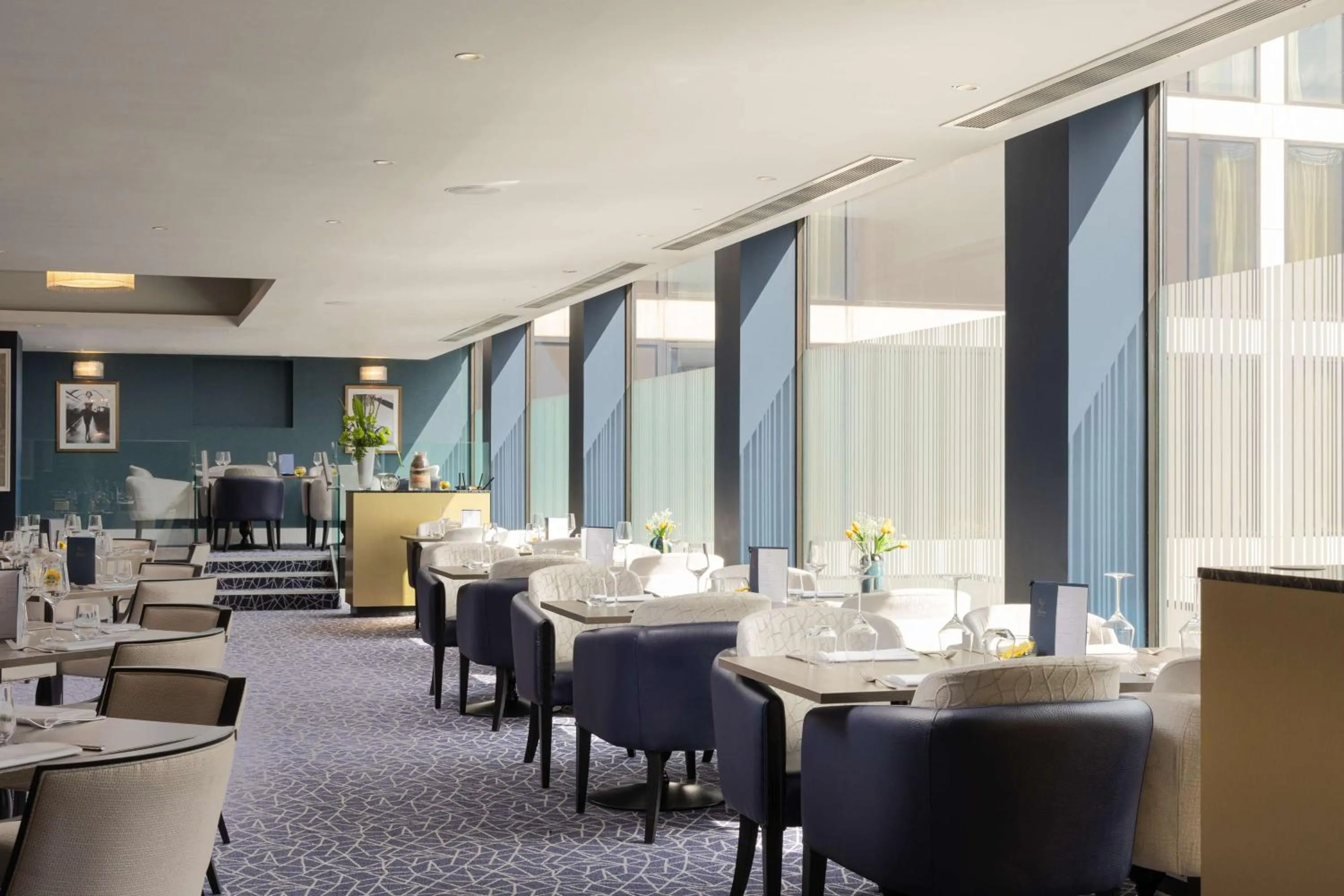 Restaurant/places to eat in Hilton London Gatwick Airport