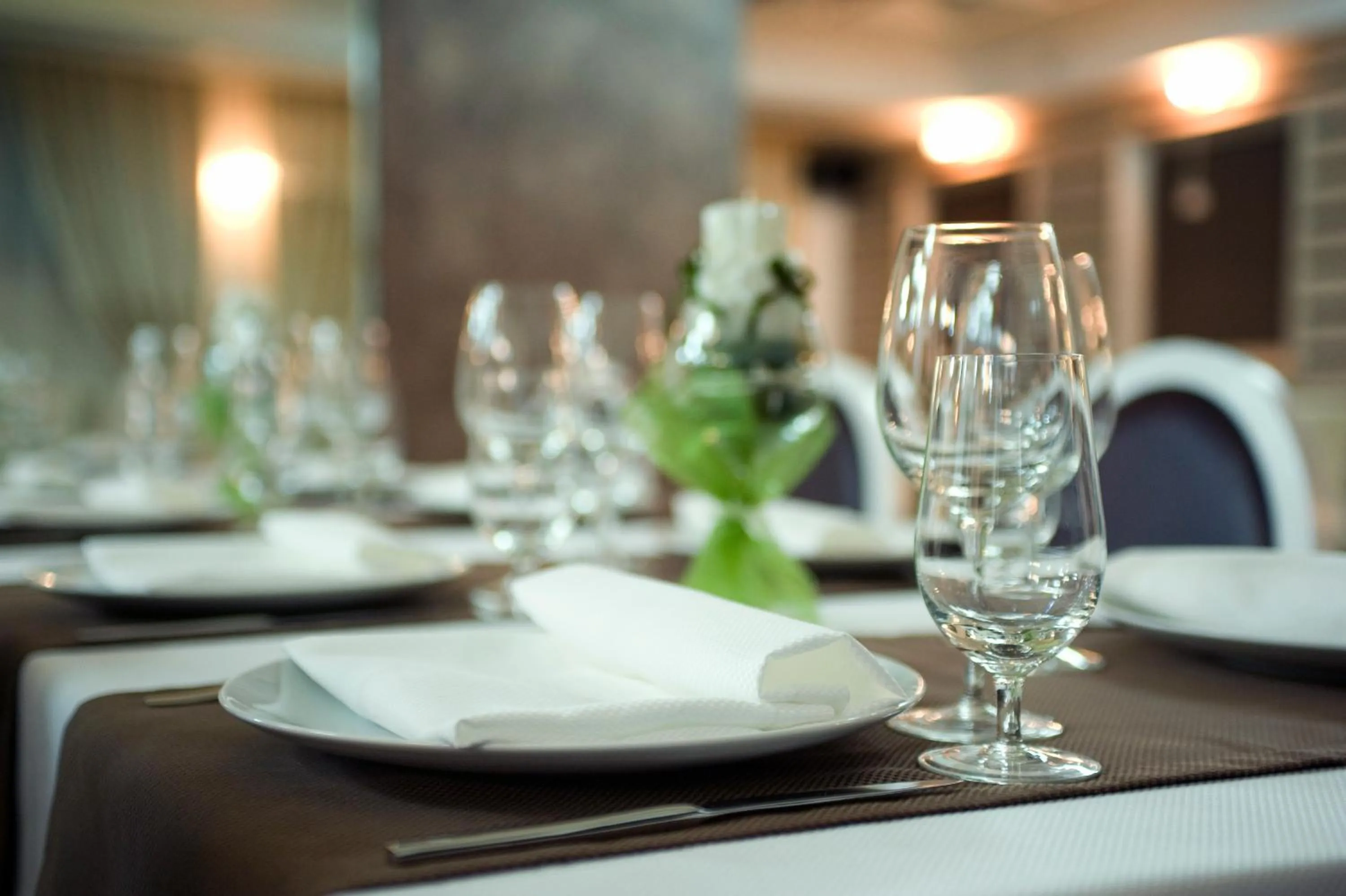 Restaurant/places to eat in Hotel Soa