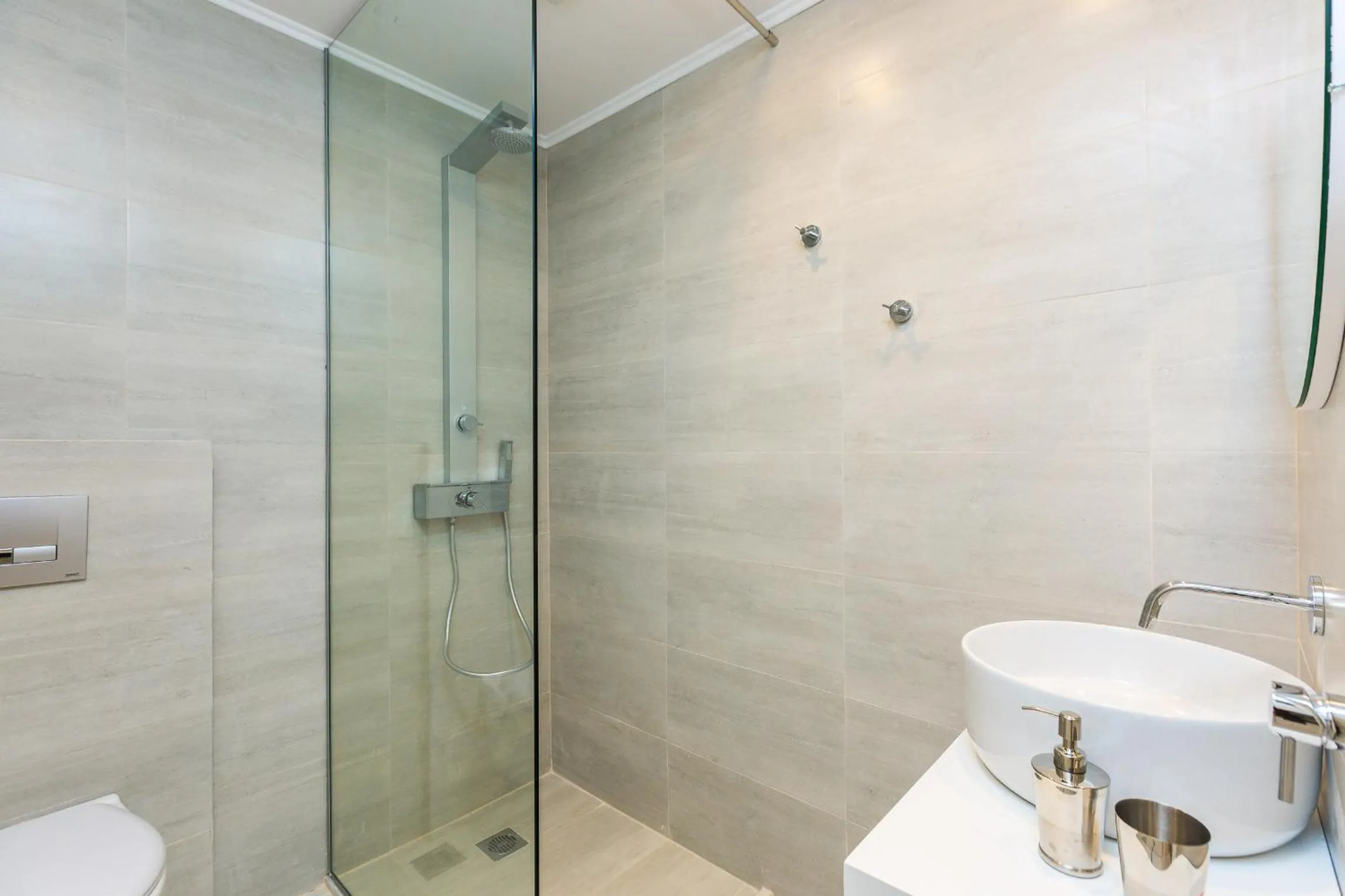 Toilet in Georgioupolis Plaza Suites