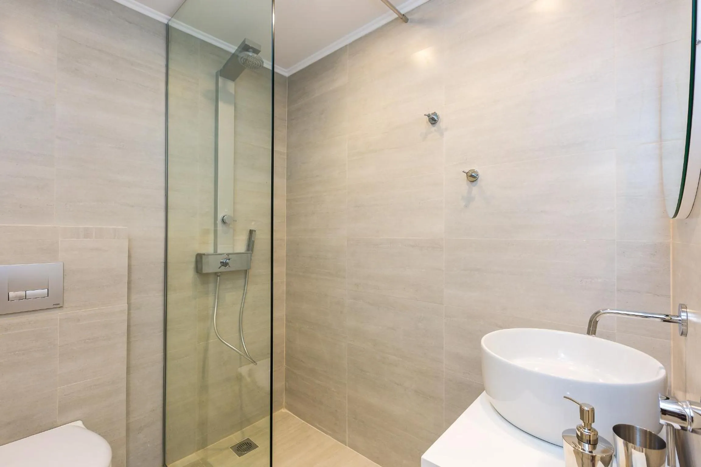 Toilet in Georgioupolis Plaza Suites