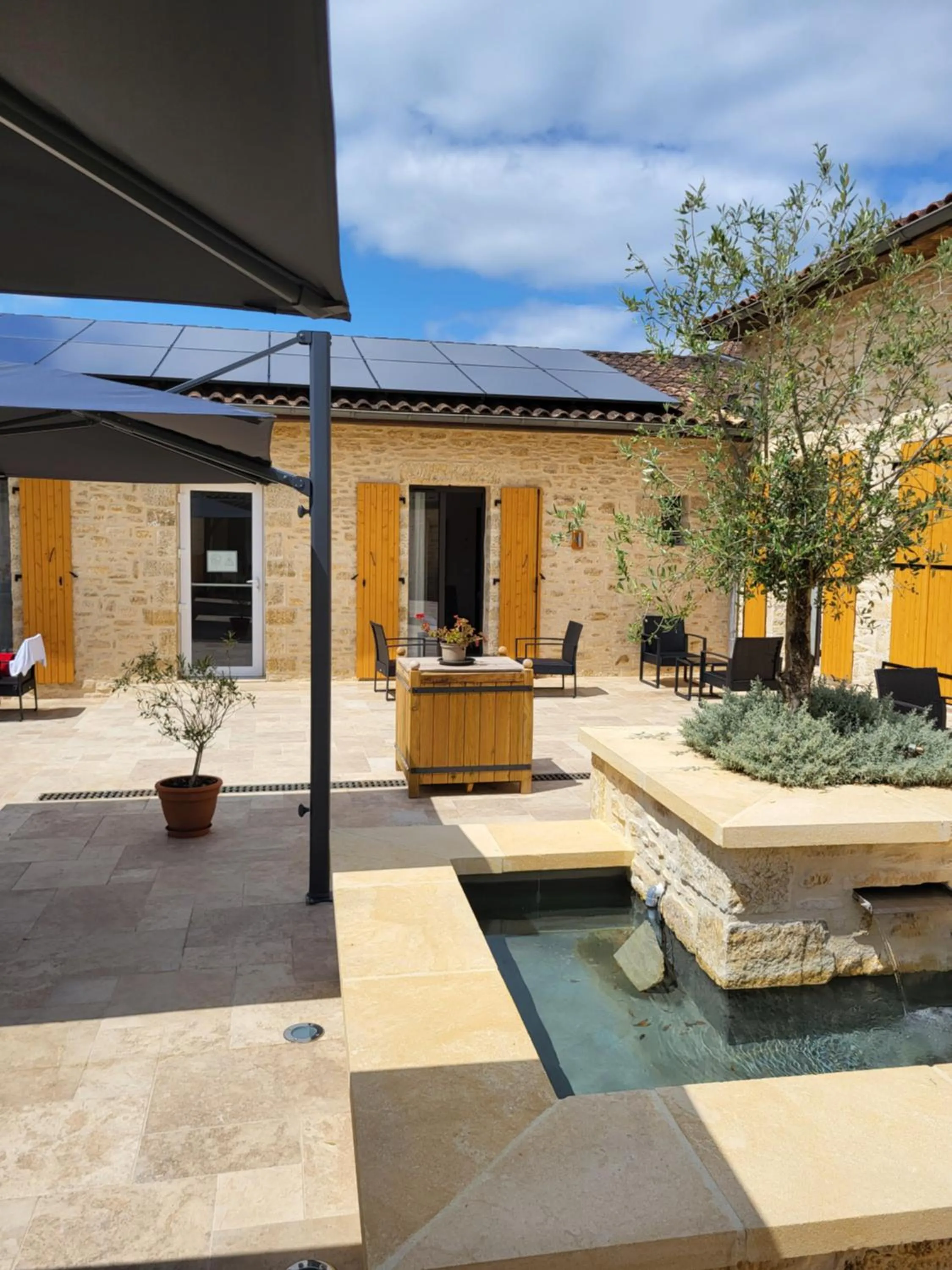 Patio in L'Oustal de Vézac