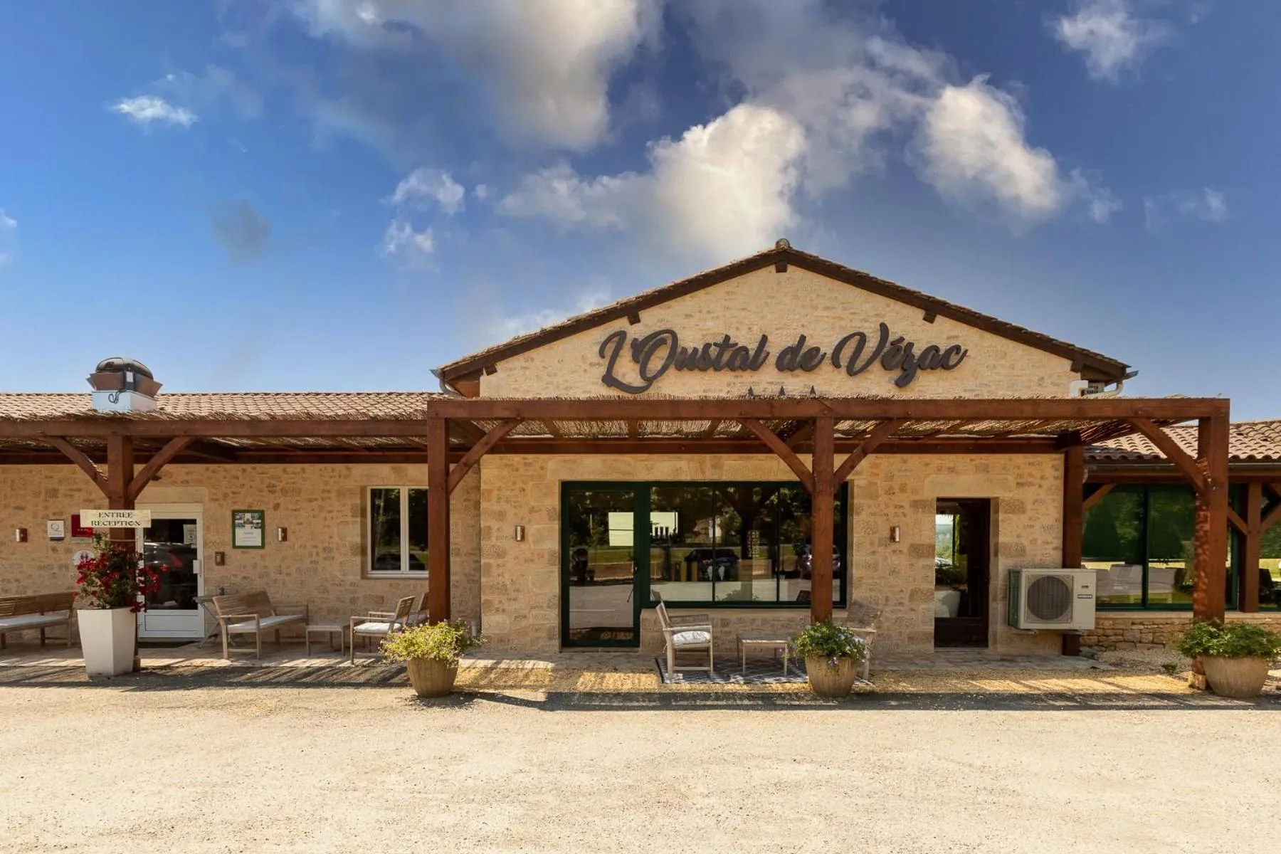 Property logo or sign in L'Oustal de Vézac