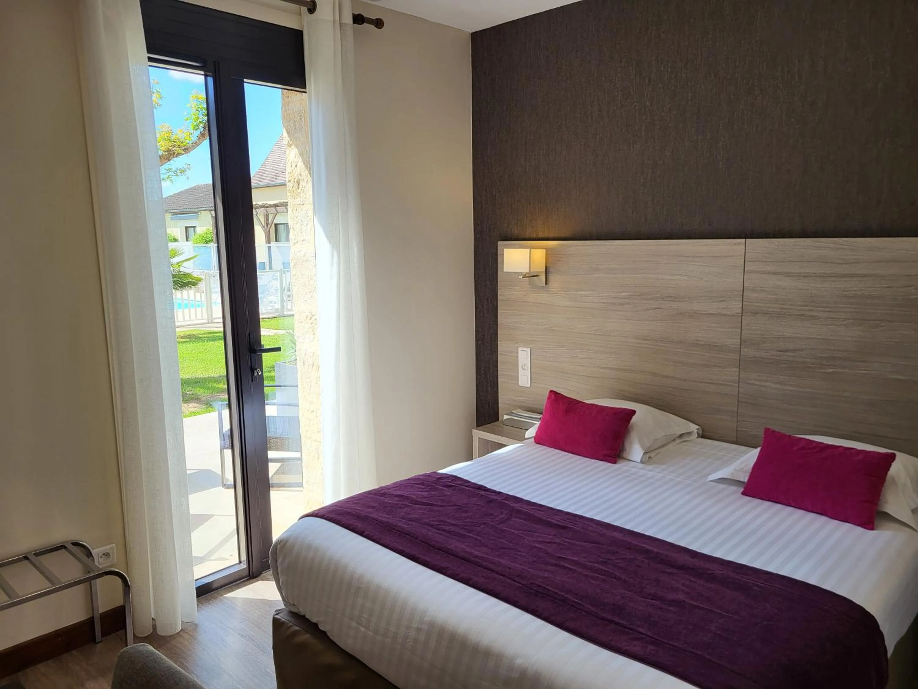 Photo of the whole room, Bed in L'Oustal de Vézac