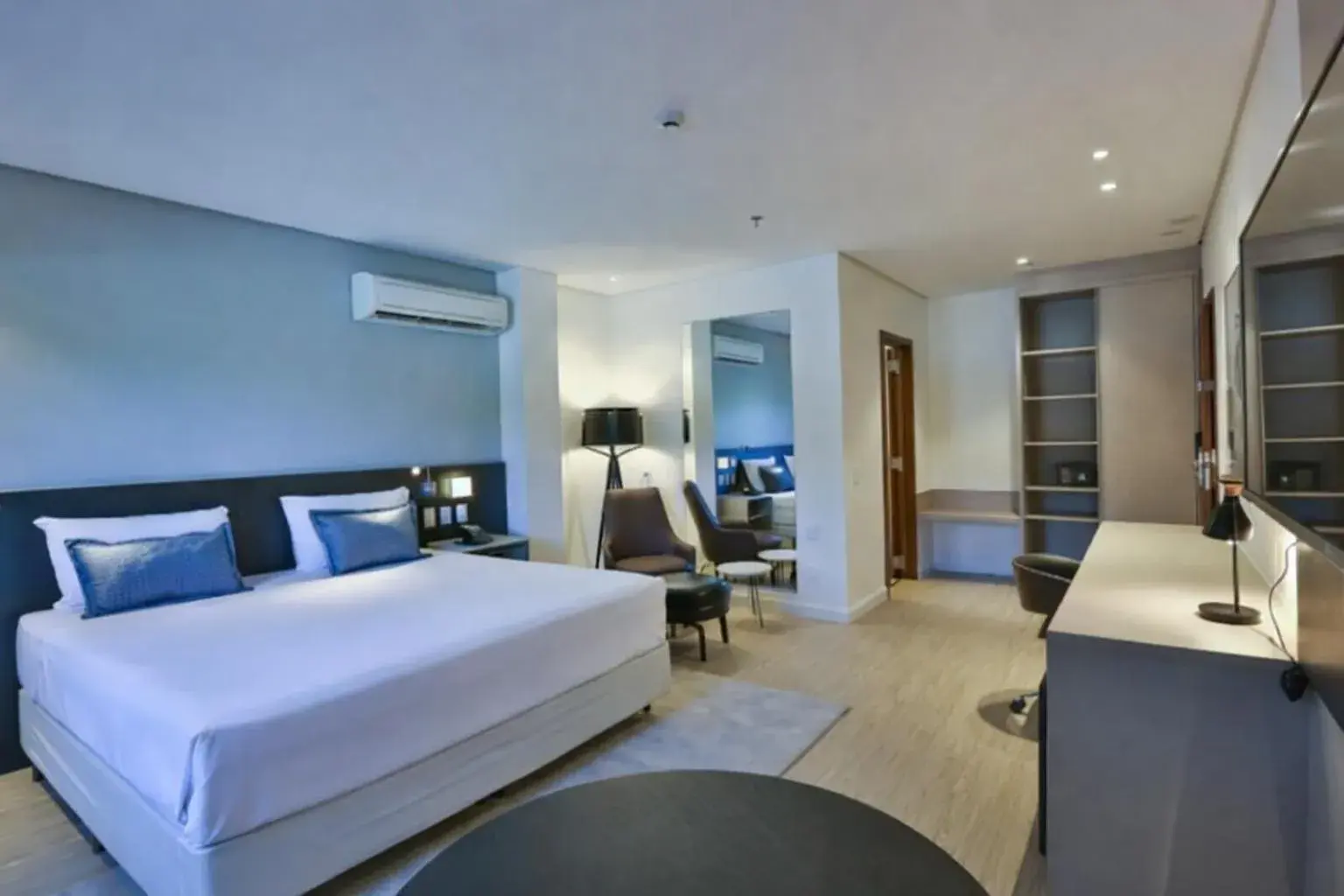 Deluxe King Room in Quality Hotel Blumenau Deluxe King Room in Quality Hotel Blumenau