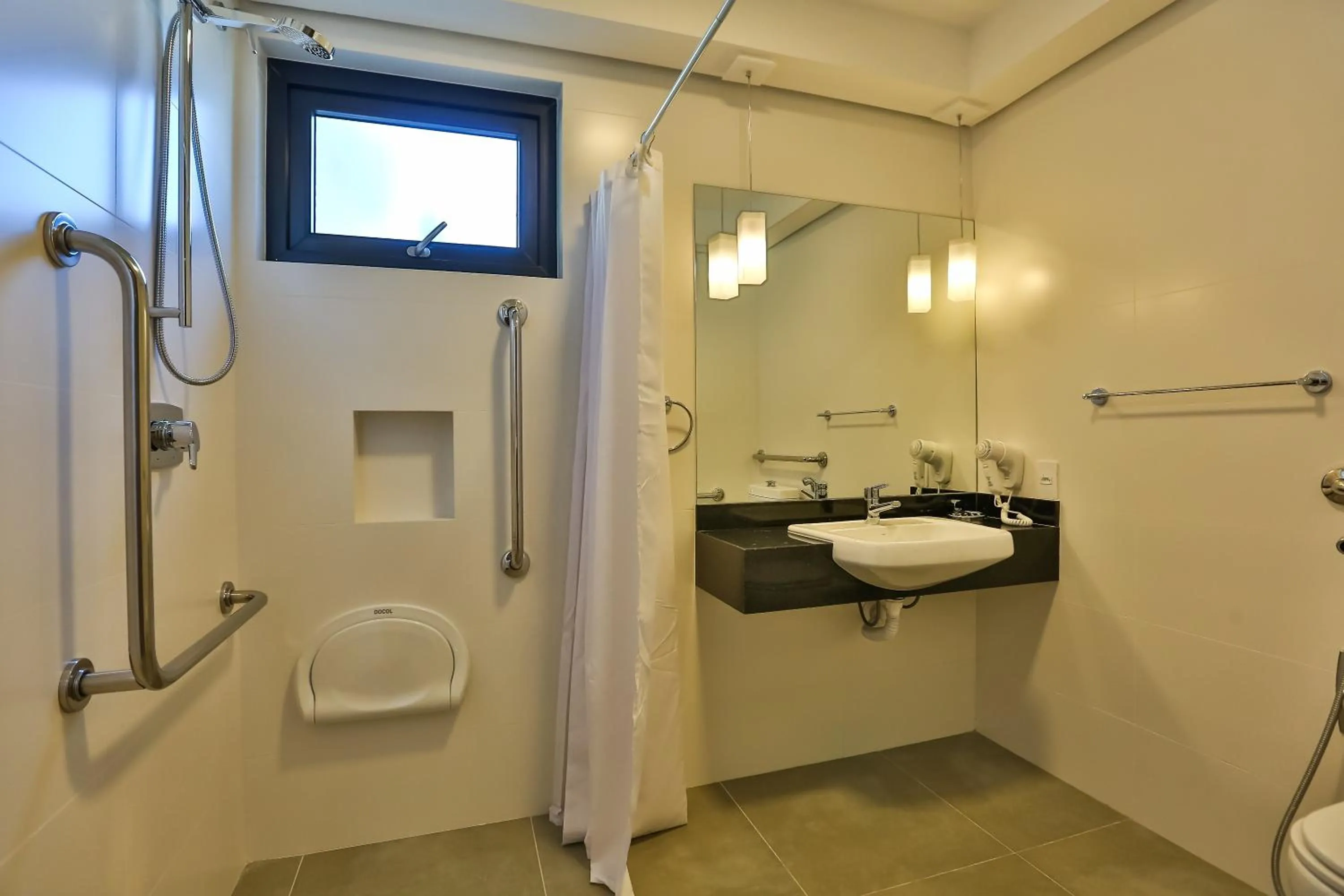 Bathroom in Quality Hotel Blumenau
