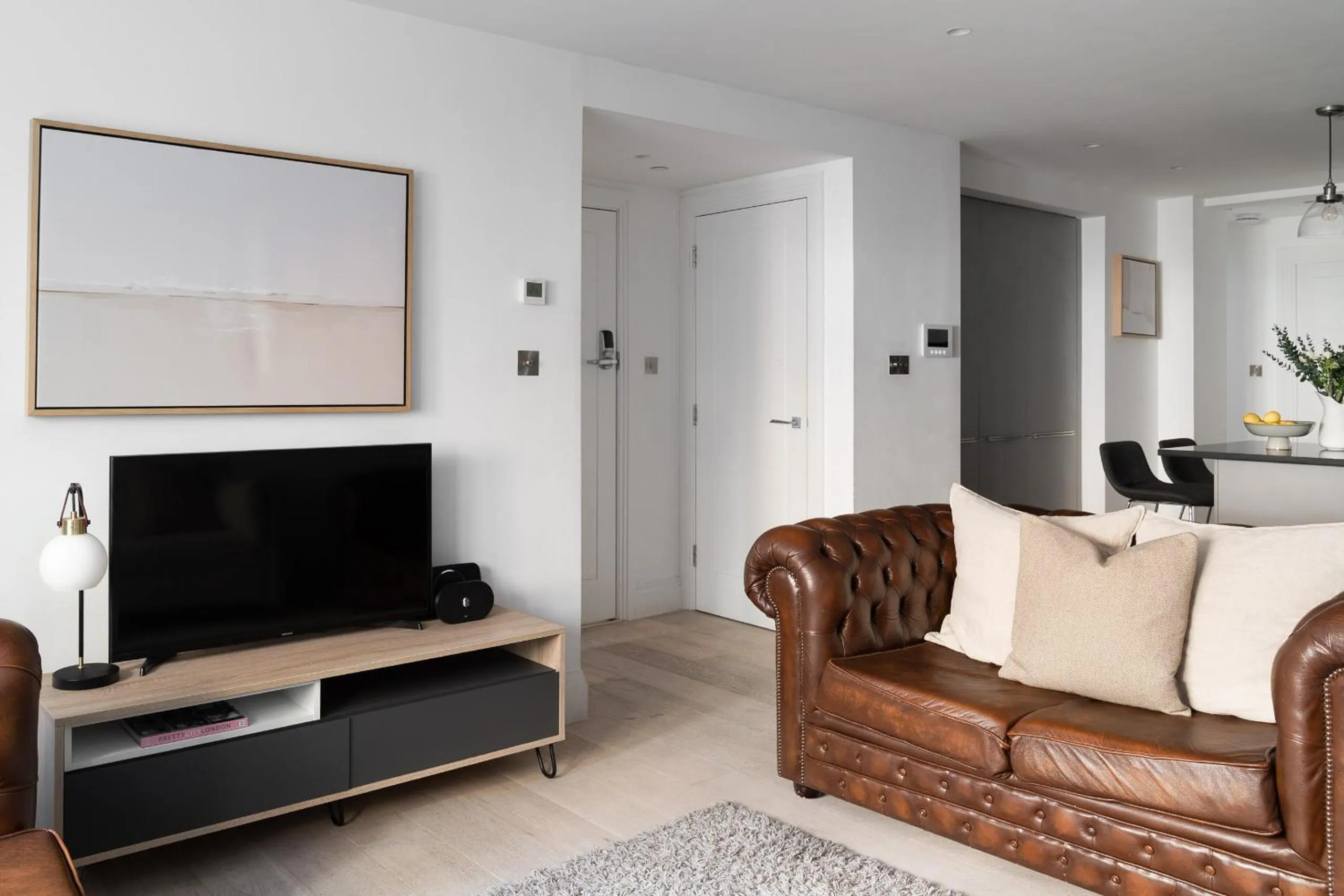 TV and multimedia in Oxford Circus Apartments by Calton Living