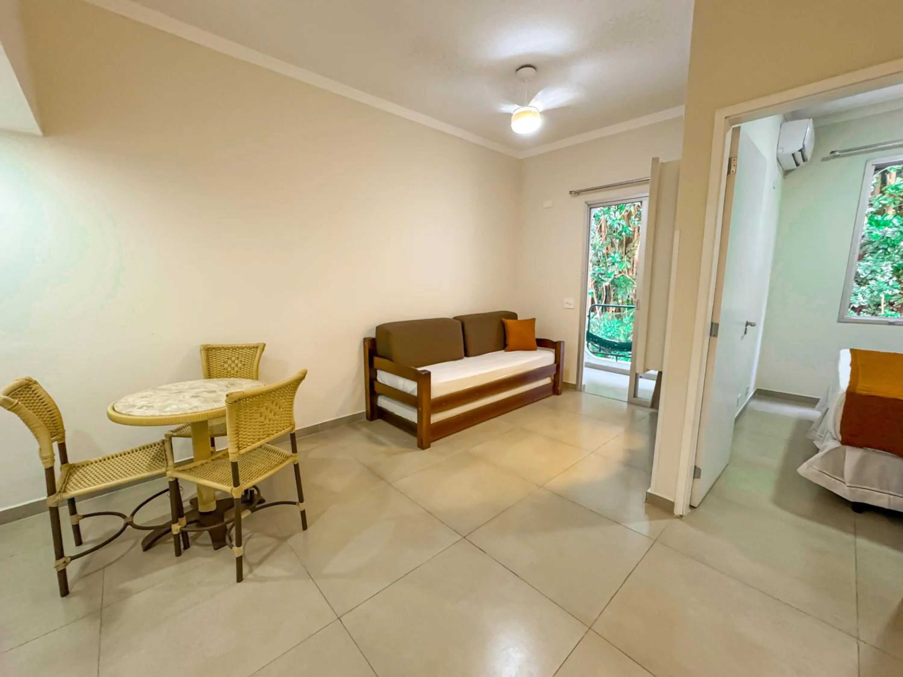 Seating area, Bed in Hotel Nacional Inn Guarujá