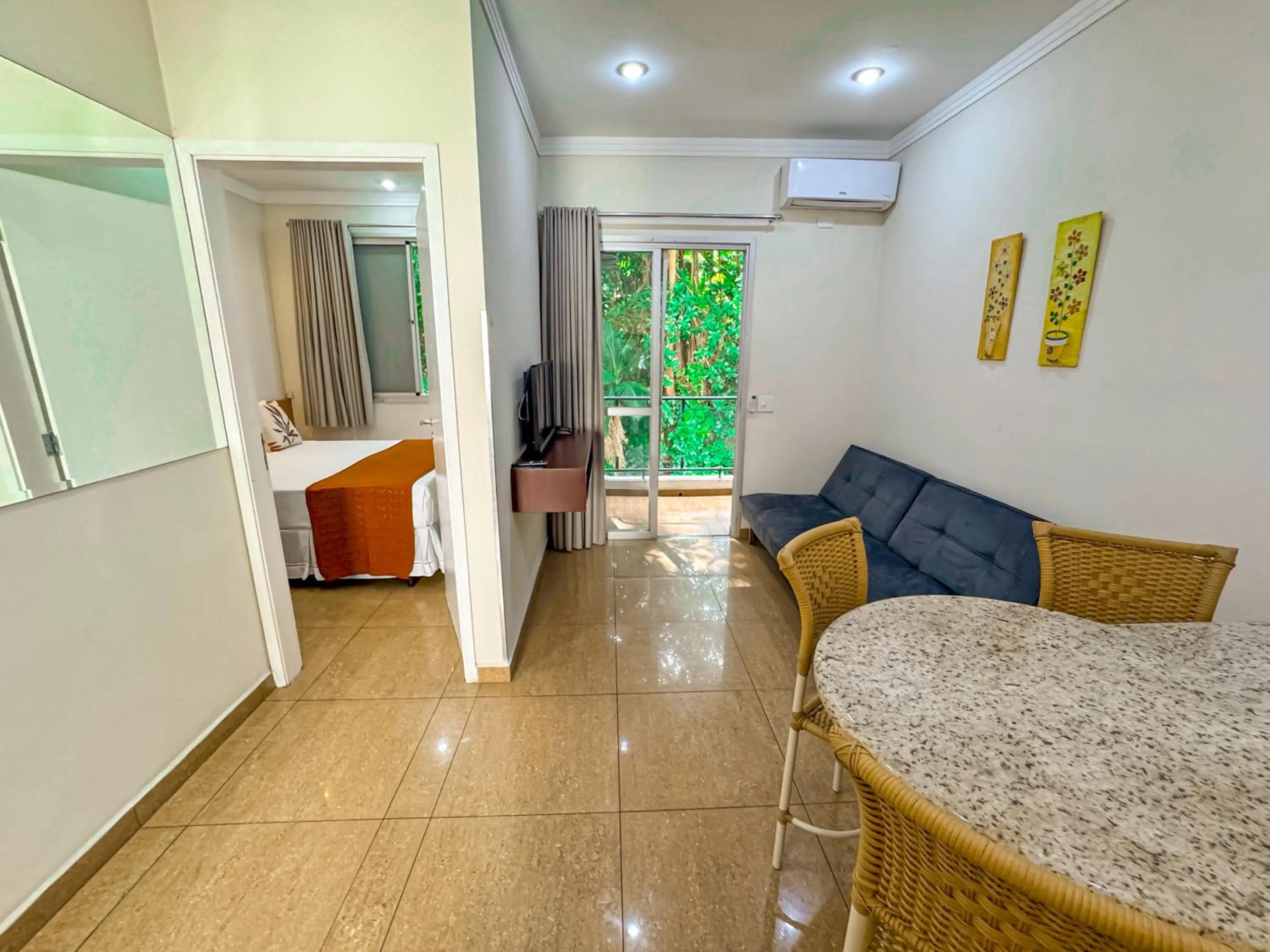 Seating area in Hotel Nacional Inn Guarujá