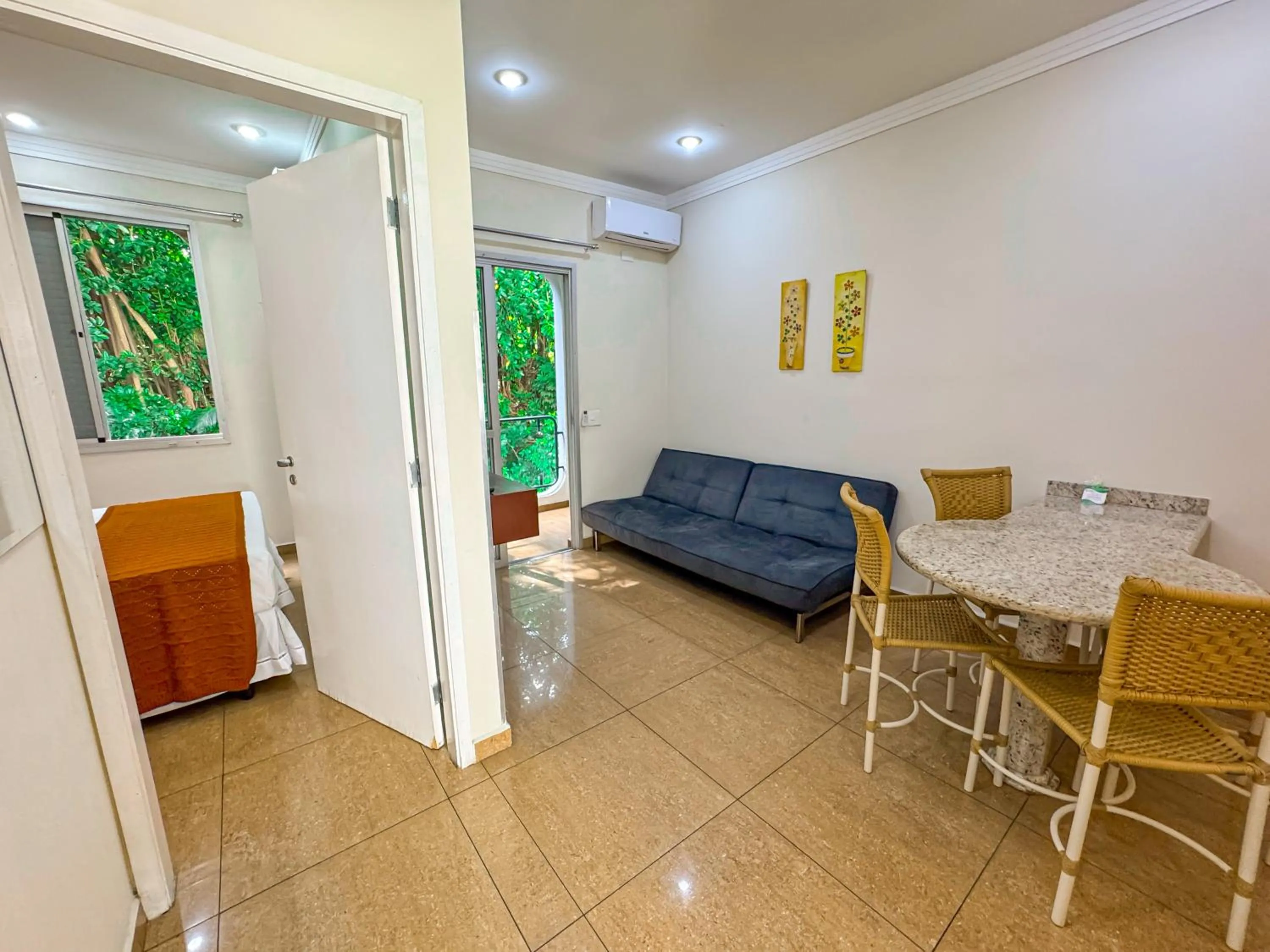 Seating area in Hotel Nacional Inn Guarujá