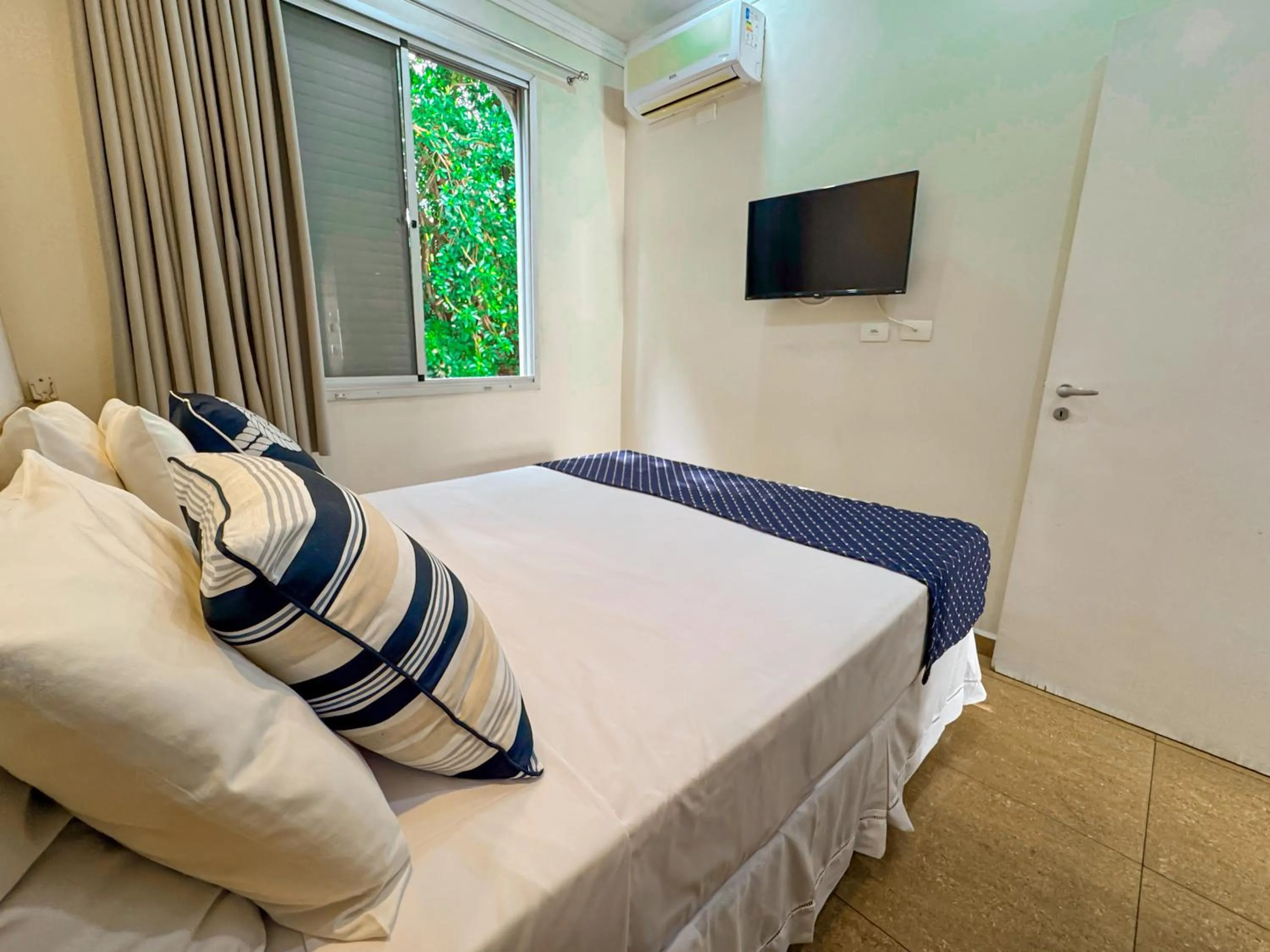 Bedroom, Bed in Hotel Nacional Inn Guarujá