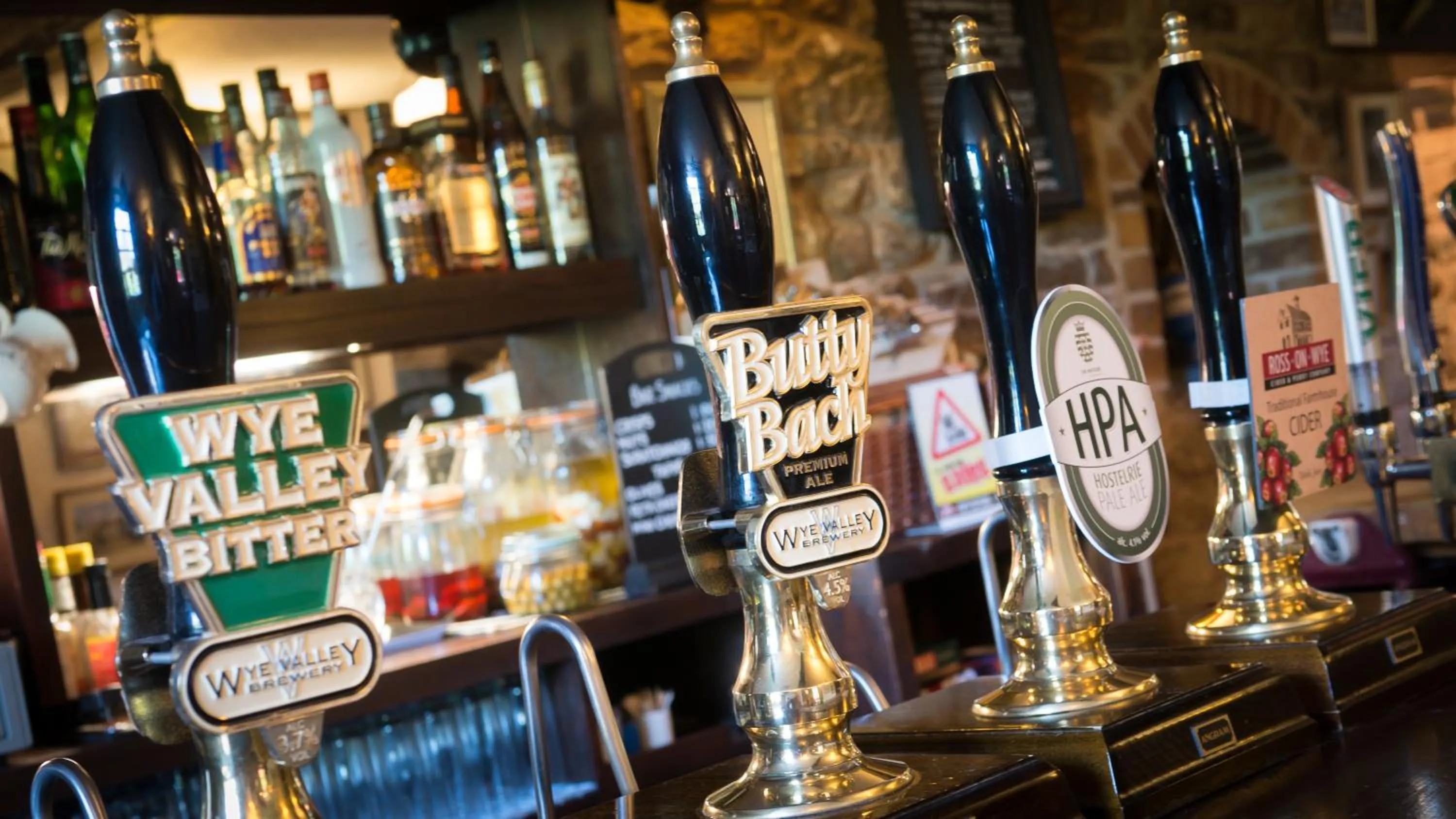 Lounge or bar in The Hostelrie at Goodrich