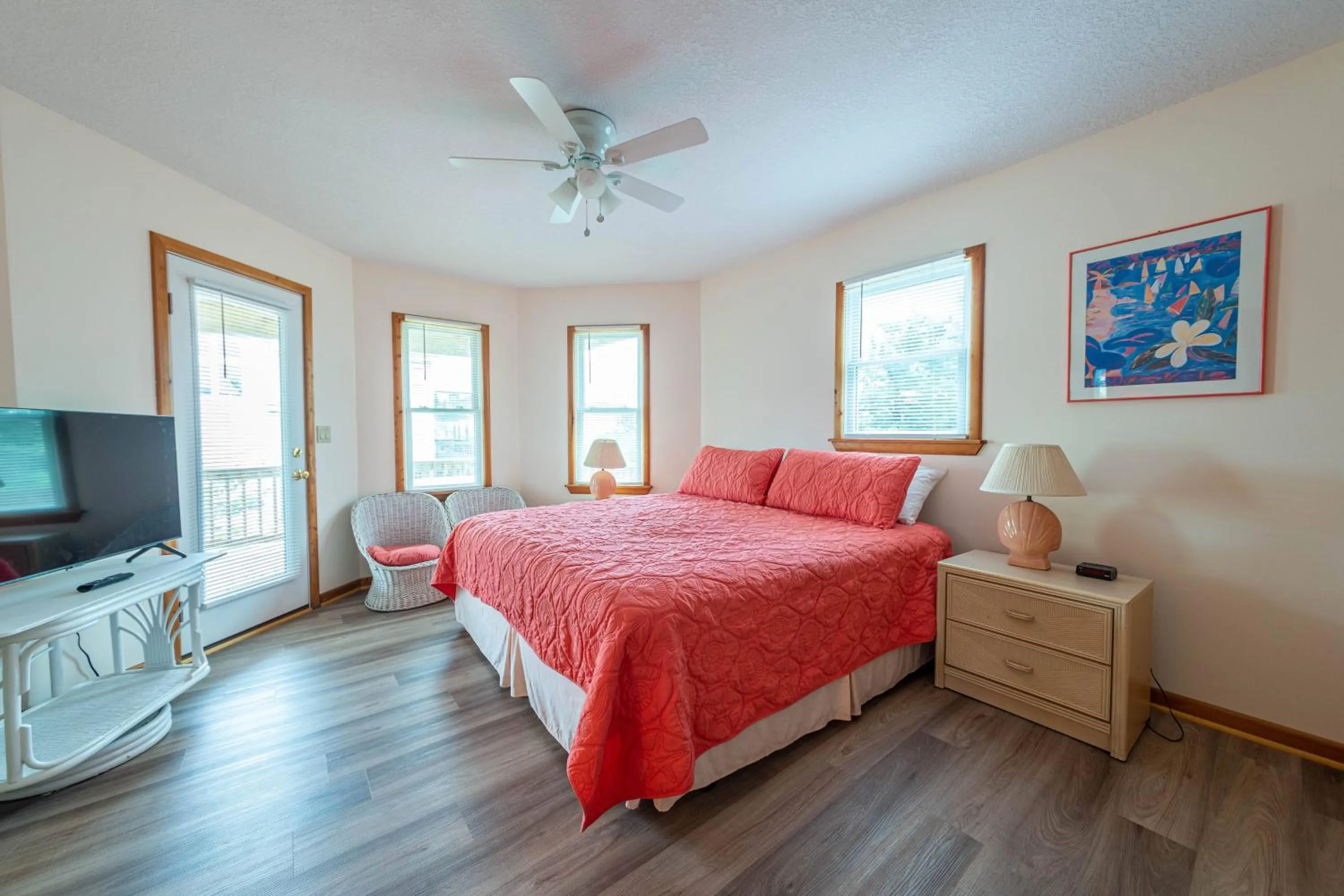 Bed in Blue Moon - Corolla, Crown Point, 240 Yds to Beach, Hot Tub, Pets OK, Community Pool and Tennis