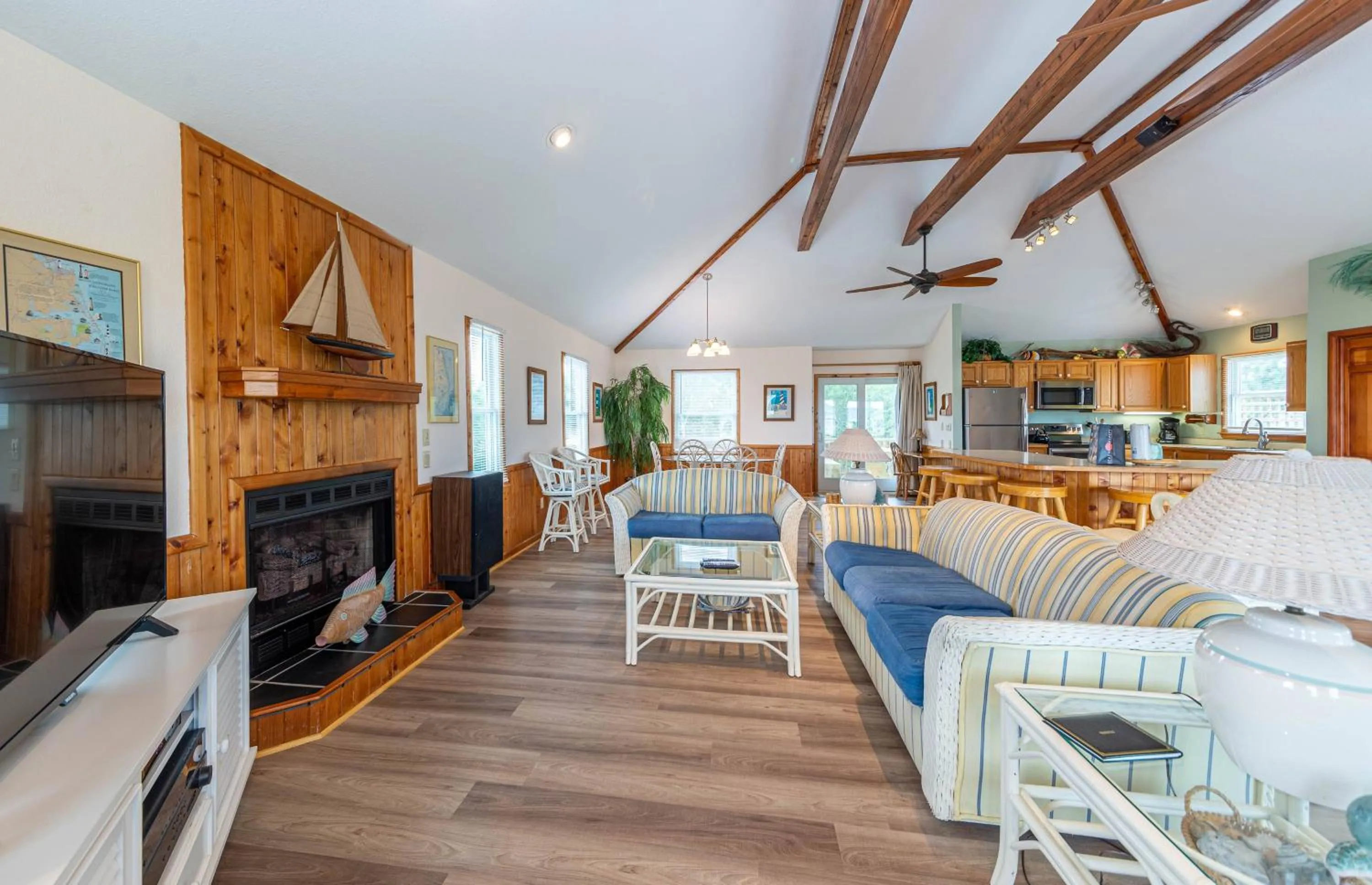 Blue Moon - Corolla, Crown Point, 240 Yds to Beach, Hot Tub, Pets OK, Community Pool and Tennis