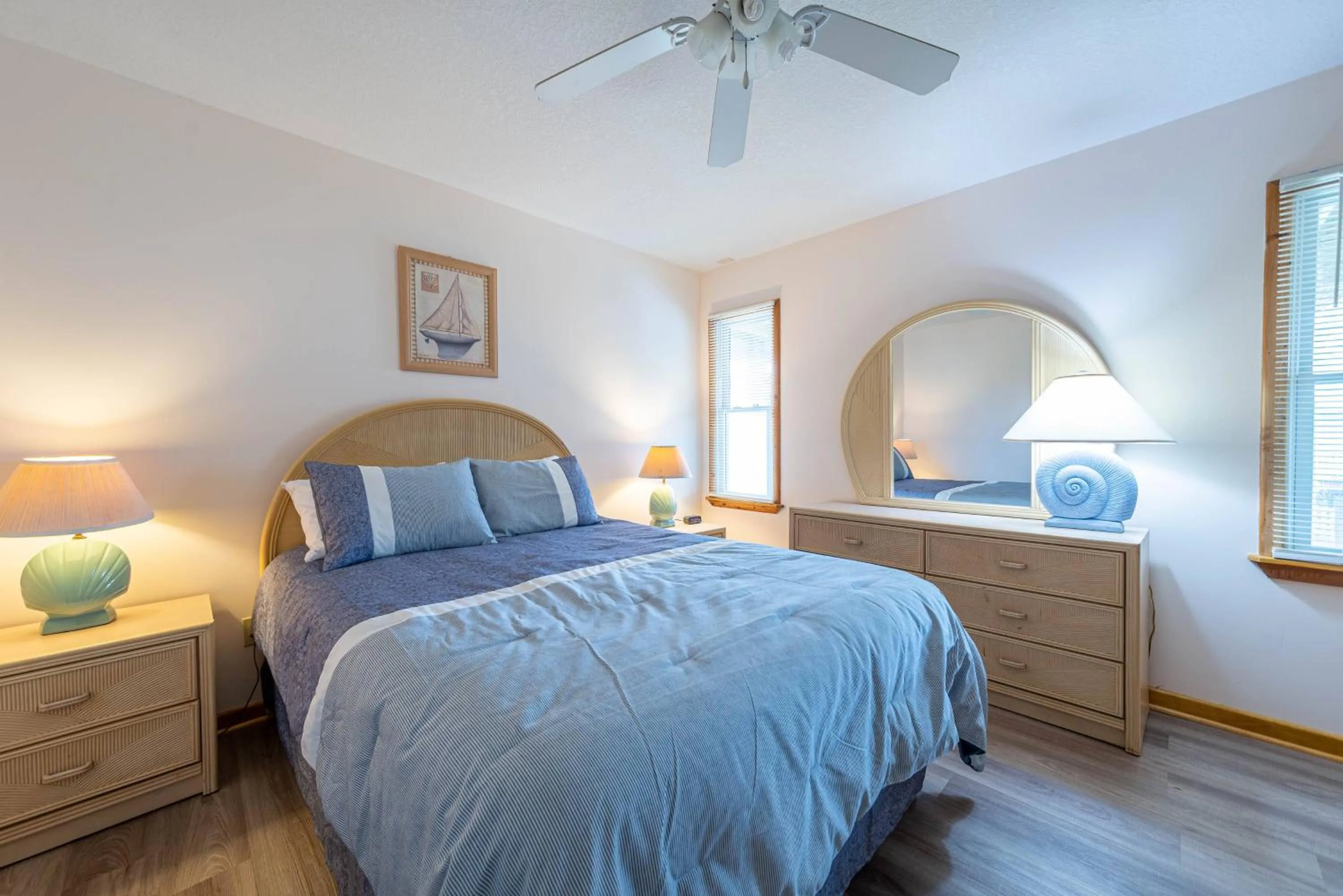 Bed in Blue Moon - Corolla, Crown Point, 240 Yds to Beach, Hot Tub, Pets OK, Community Pool and Tennis