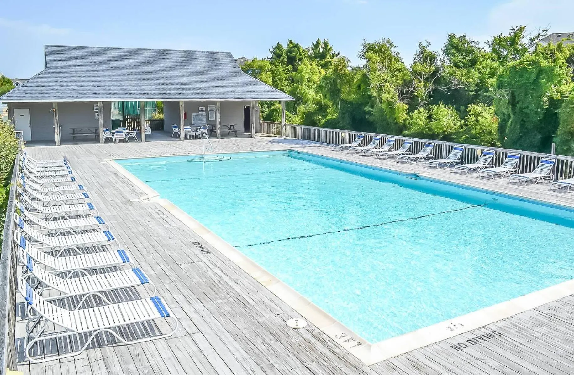 Blue Moon - Corolla, Crown Point, 240 Yds to Beach, Hot Tub, Pets OK, Community Pool and Tennis