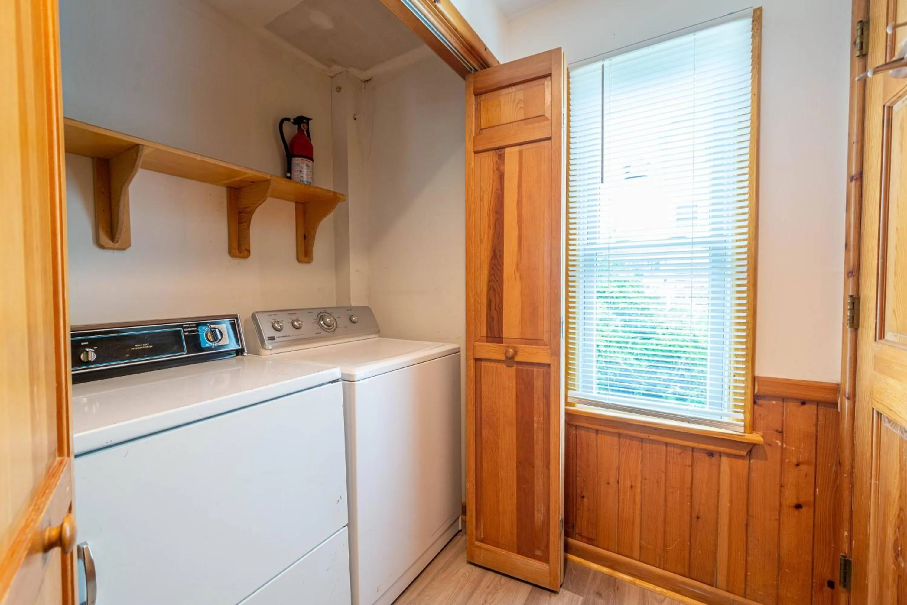 Blue Moon - Corolla, Crown Point, 240 Yds to Beach, Hot Tub, Pets OK, Community Pool and Tennis