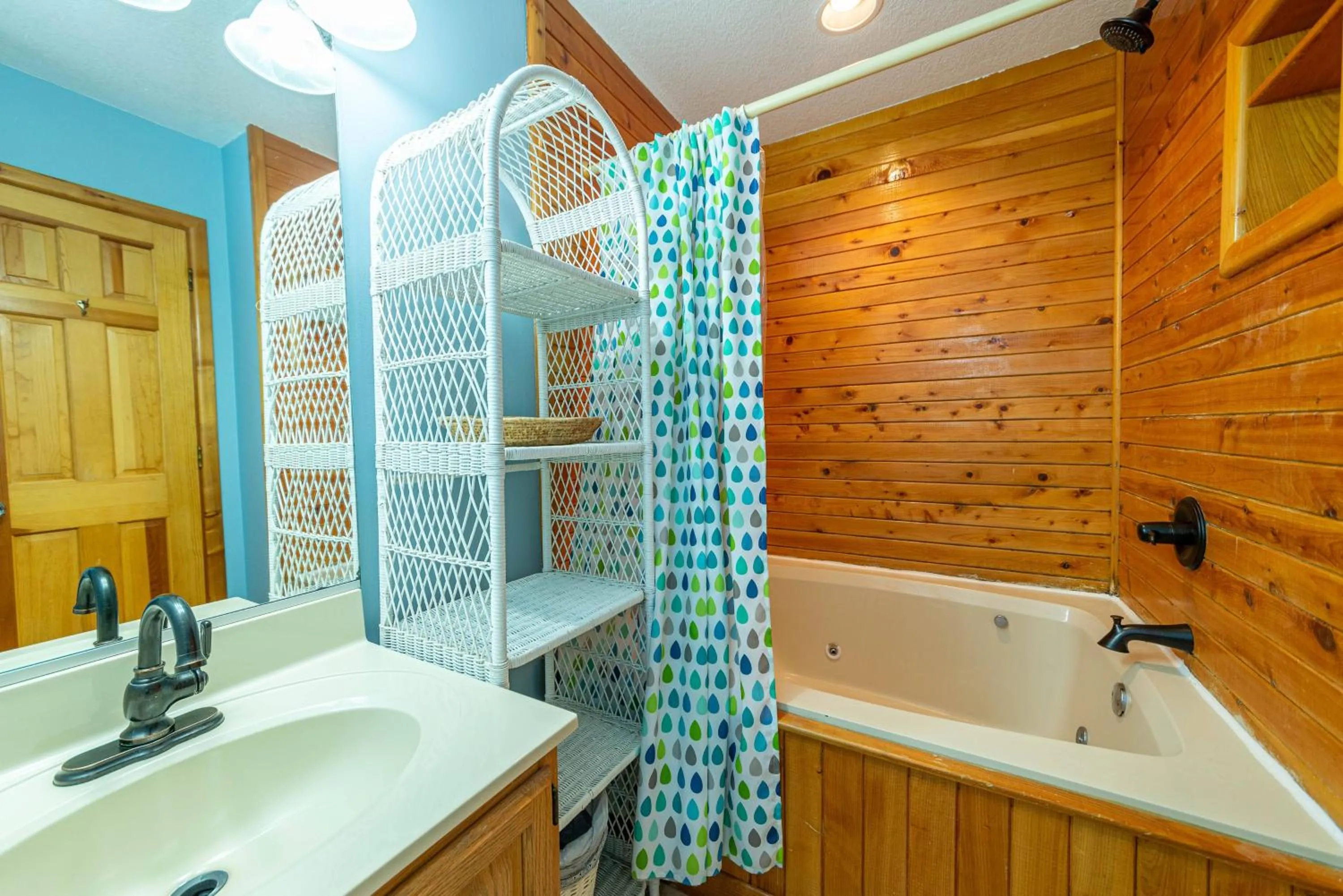 Blue Moon - Corolla, Crown Point, 240 Yds to Beach, Hot Tub, Pets OK, Community Pool and Tennis